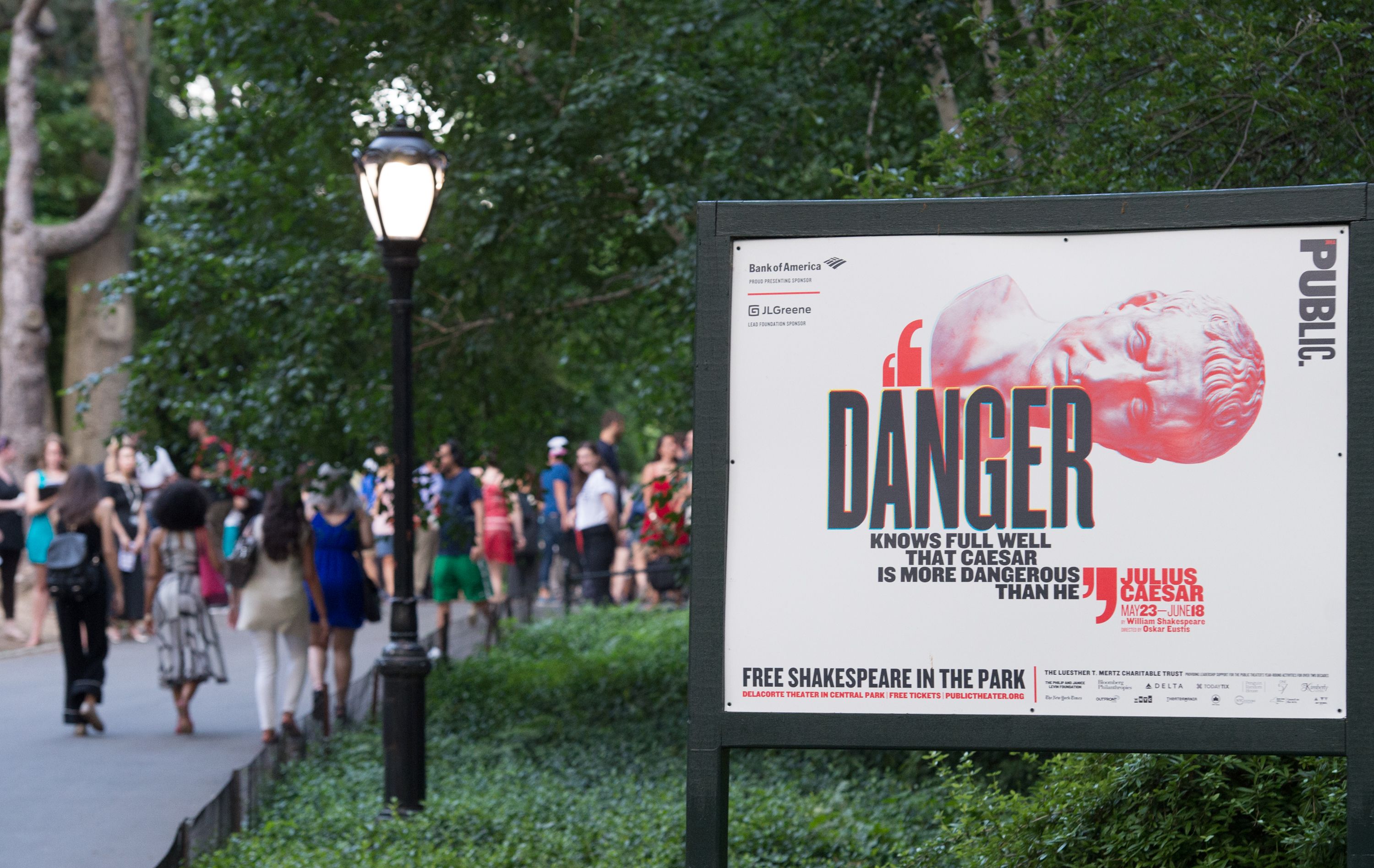 ENTERTAINMENT-US-THEATRE-POLITICS-SHAKESPEARE