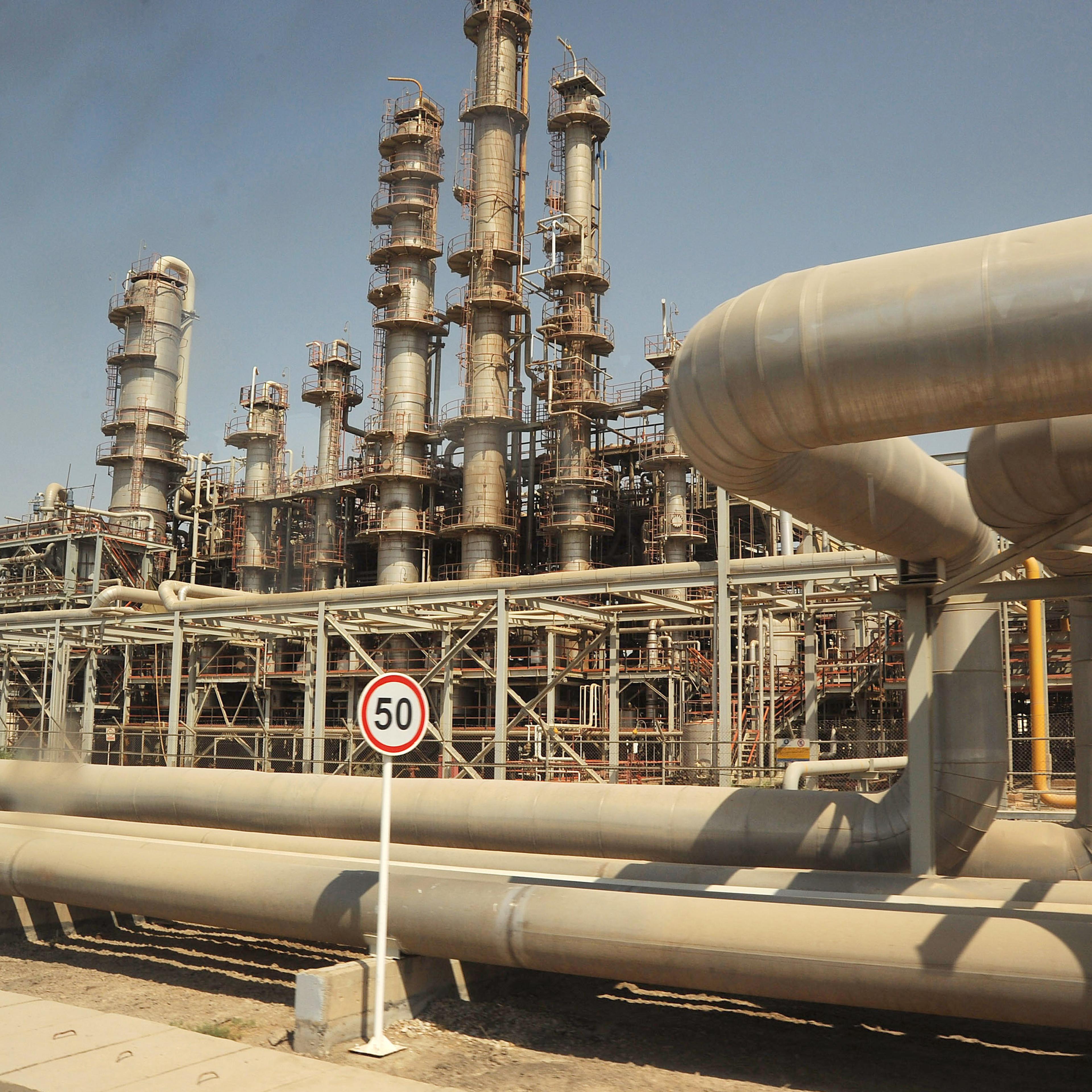 View of Iran's oil industry installations on September 28, 2011 in Mahshahr, Khuzestan province, southern Iran.