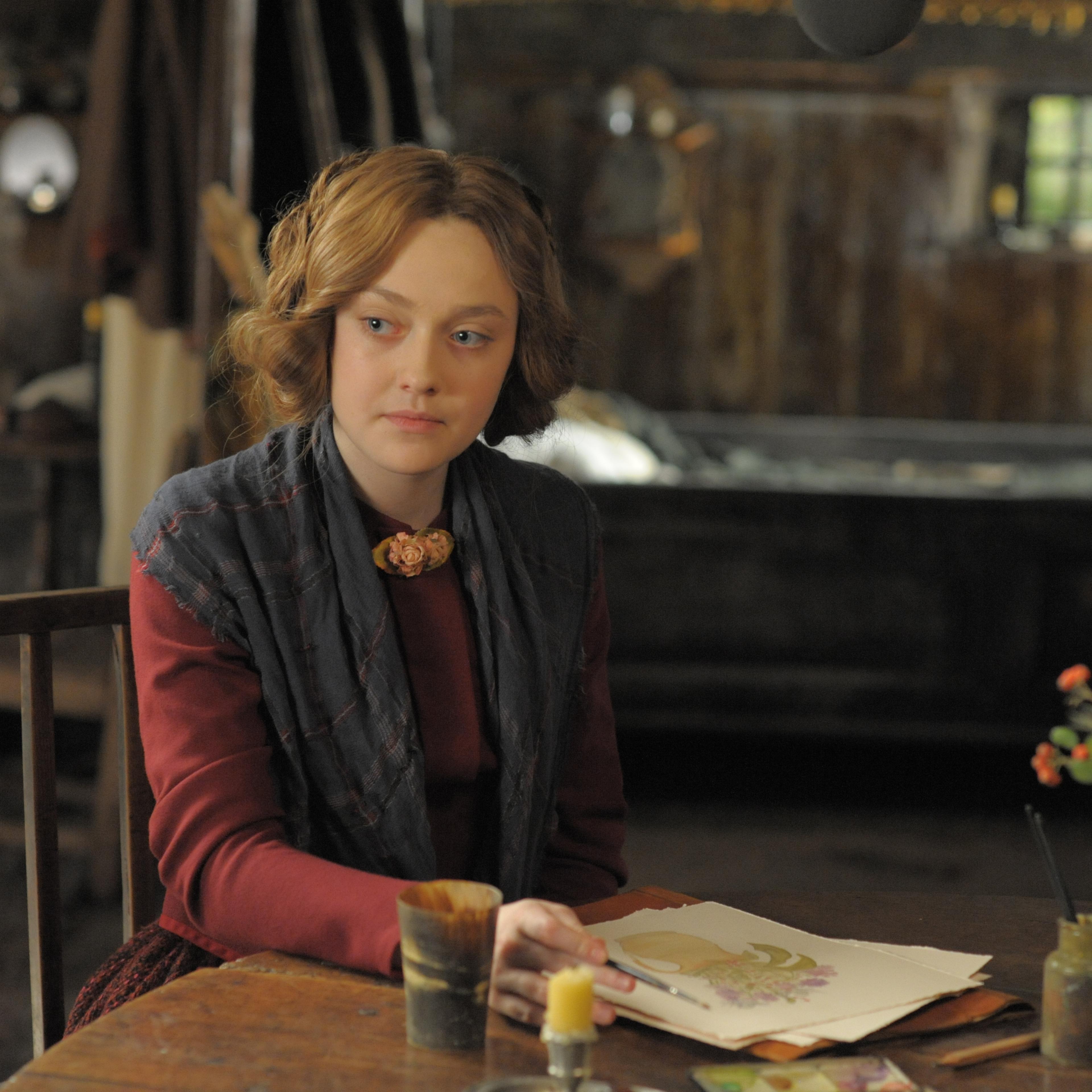 Dakota Fanning as Effie Gray