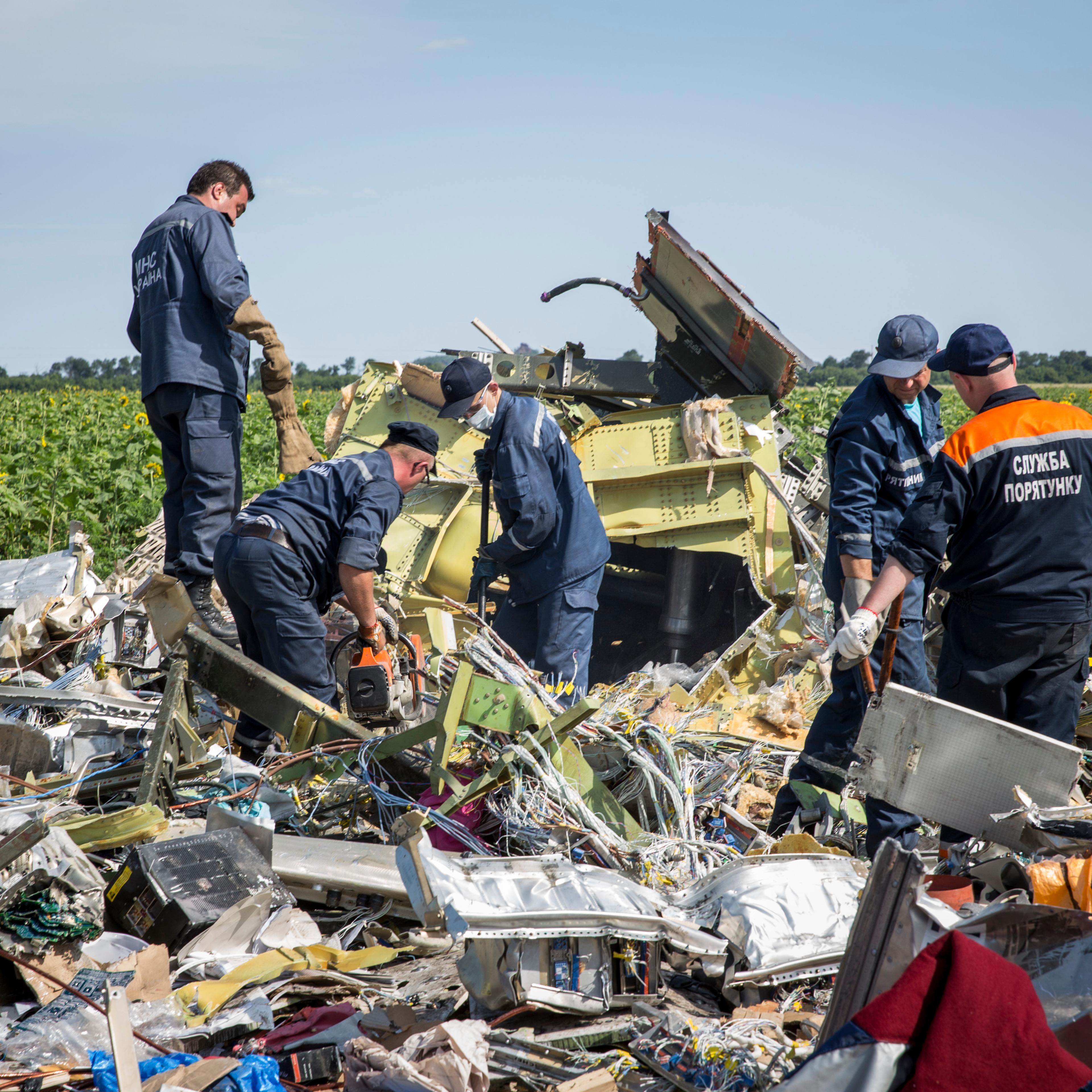 MH17 Rebels Moving Bodies Evidence