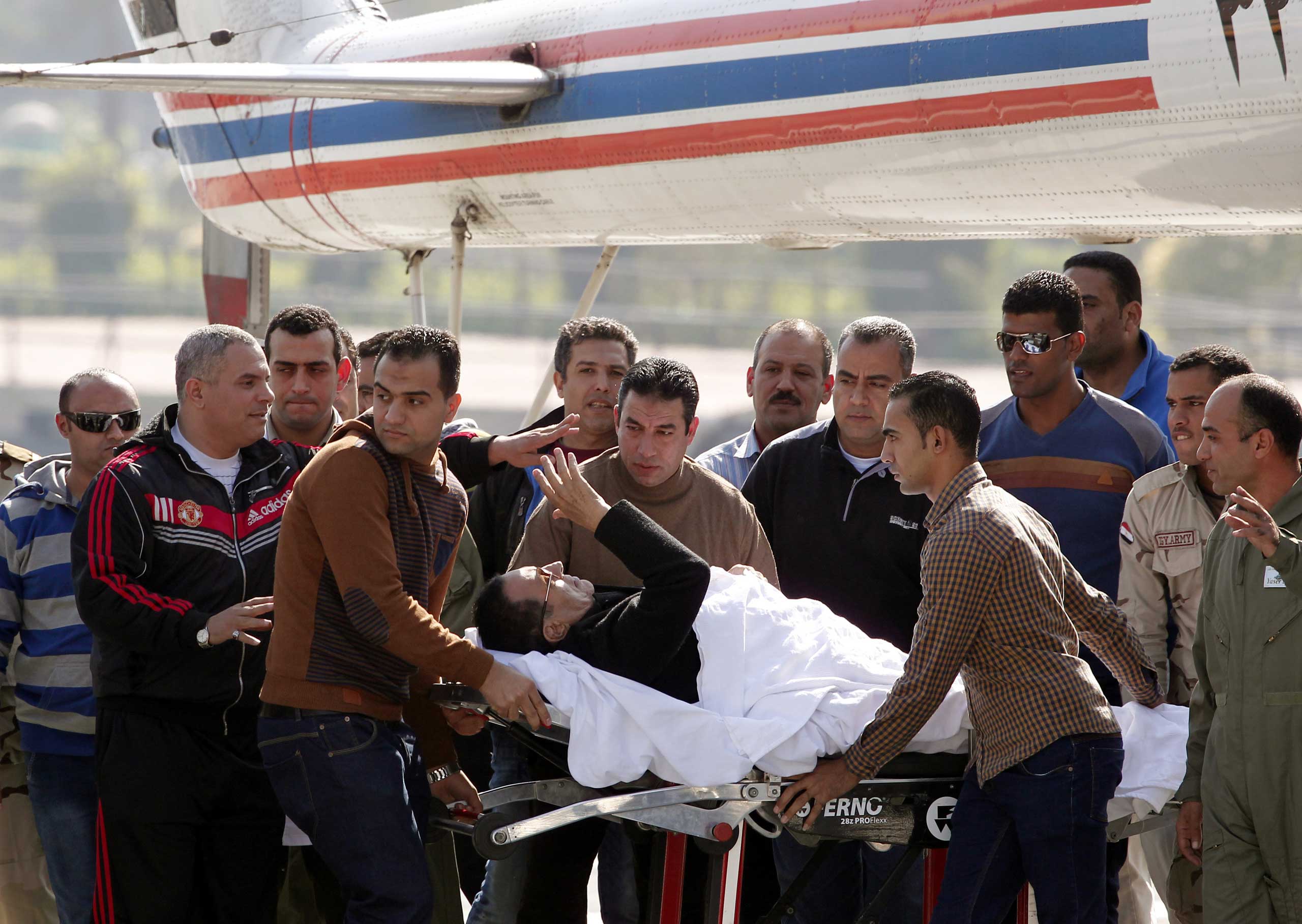 Egyptian court dismisses case against Mubarak in protester deaths