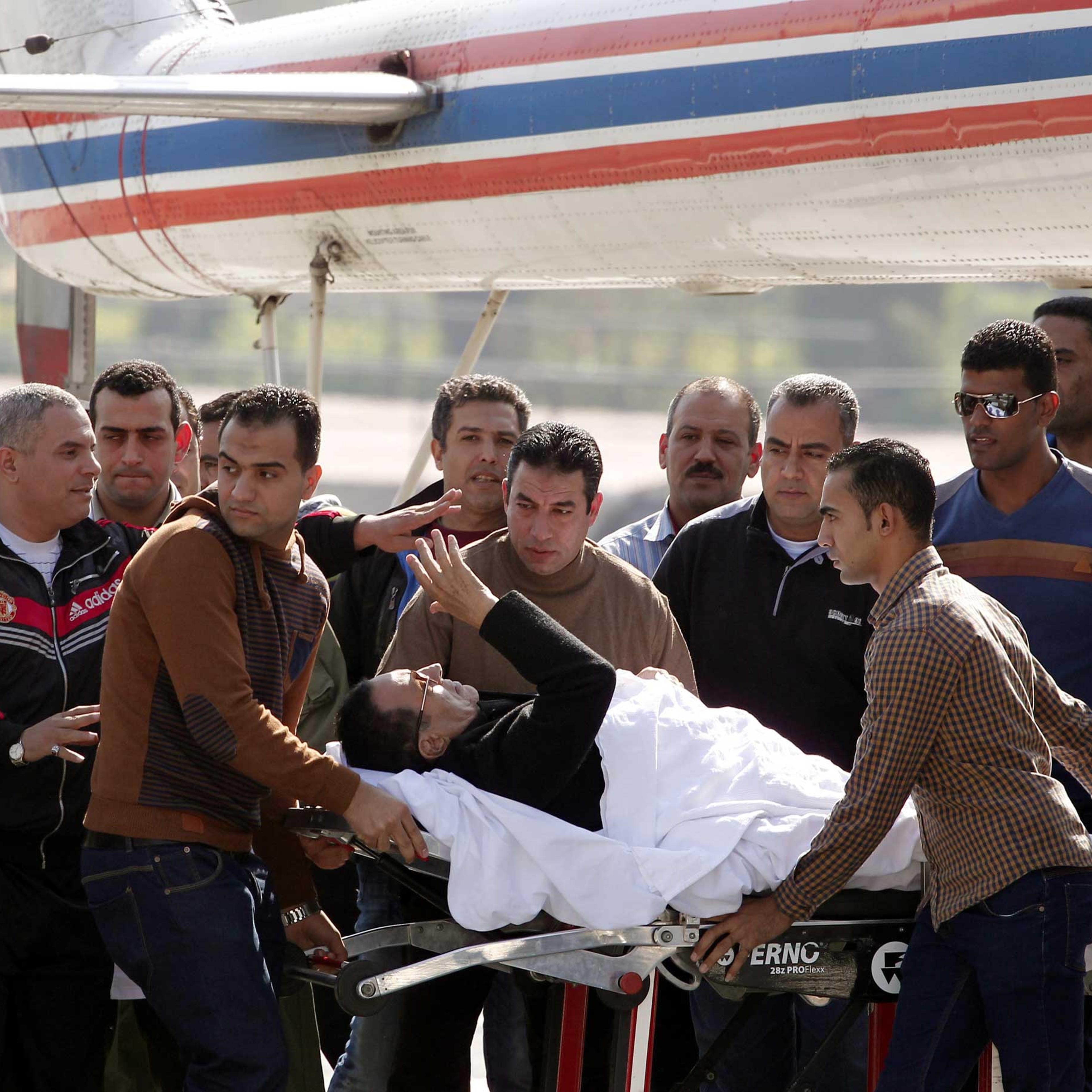 Egyptian court dismisses case against Mubarak in protester deaths