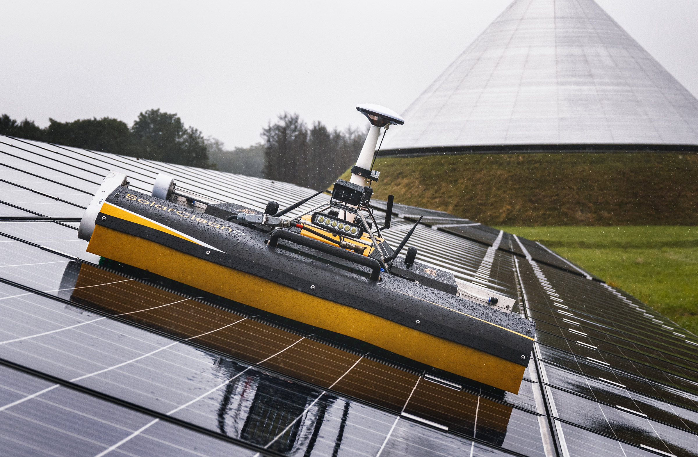SolarCleano F1A: The 200 Best Inventions of 2022