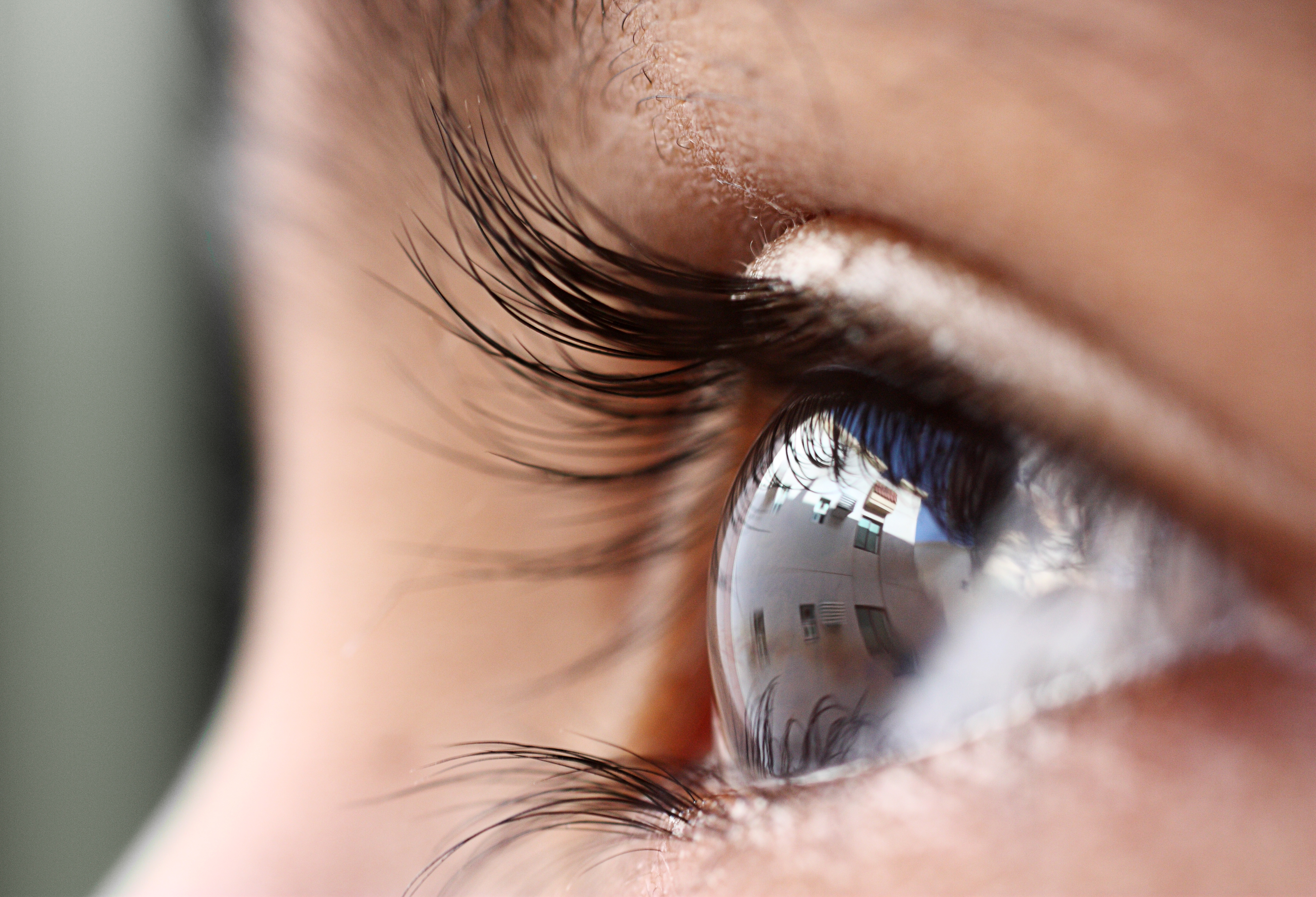 woman-brown-eye-close-up
