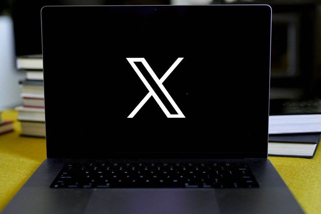 Musk Declares Fan-Submitted 'X' New Twitter Logo In Abrupt Shift