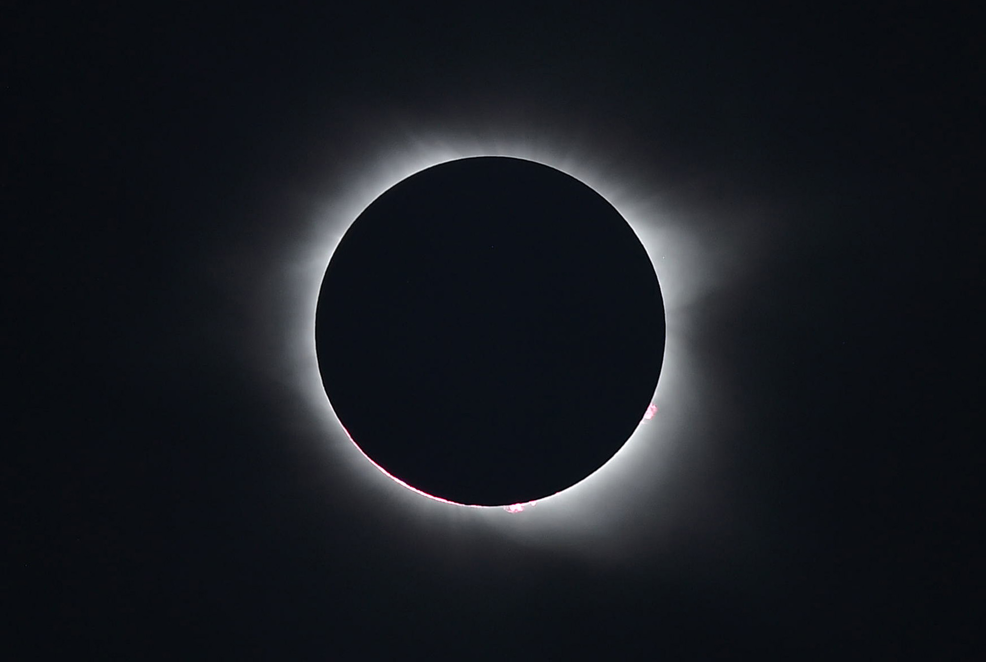 US-ECLIPSE-SOLAR