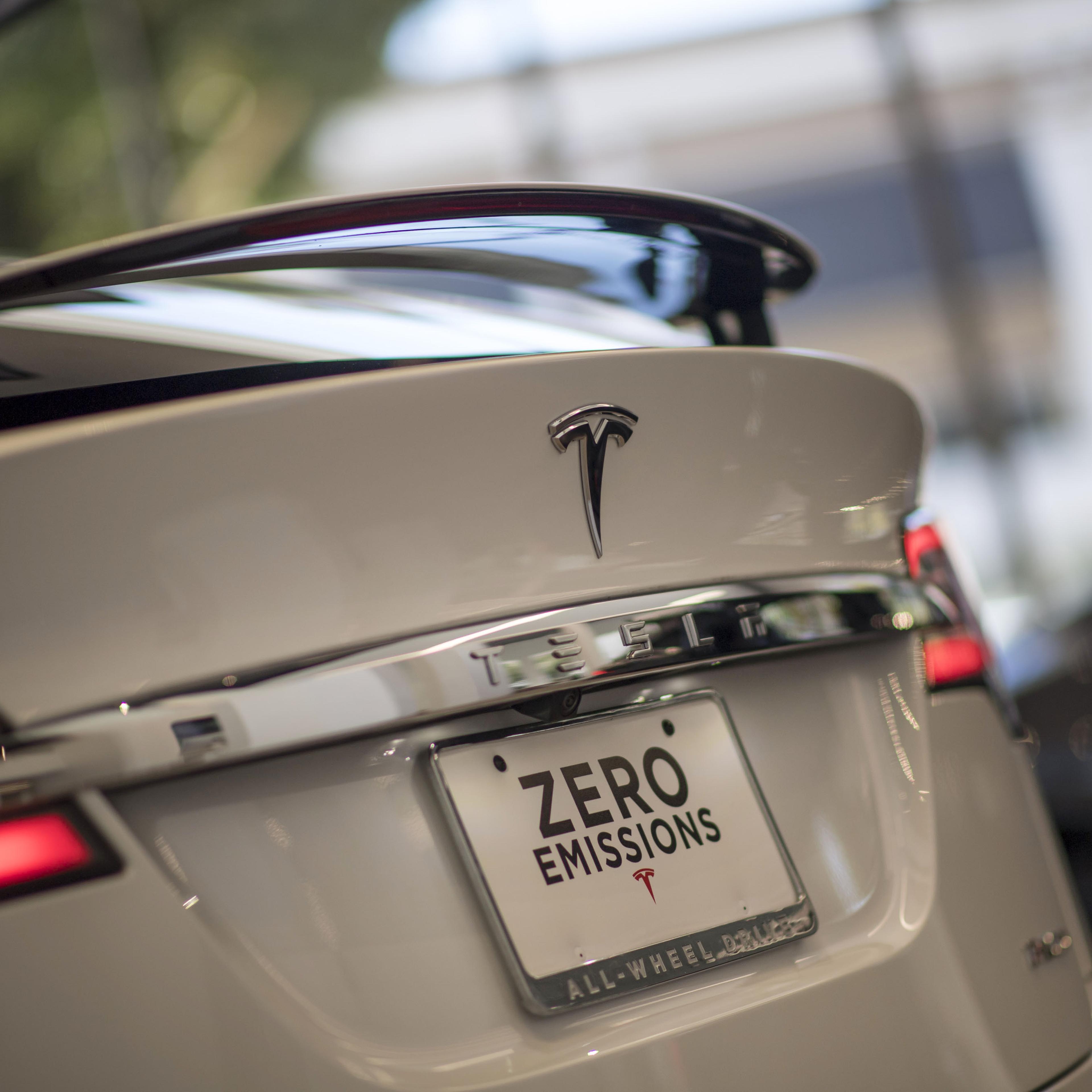 Tesla Opens Flagship San Francisco Store In Advance Of Model 3