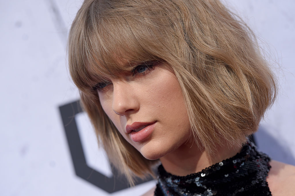 Taylor Swift arrives at iHeartRadio Music Awards on April 3, 2016 in Inglewood, California.