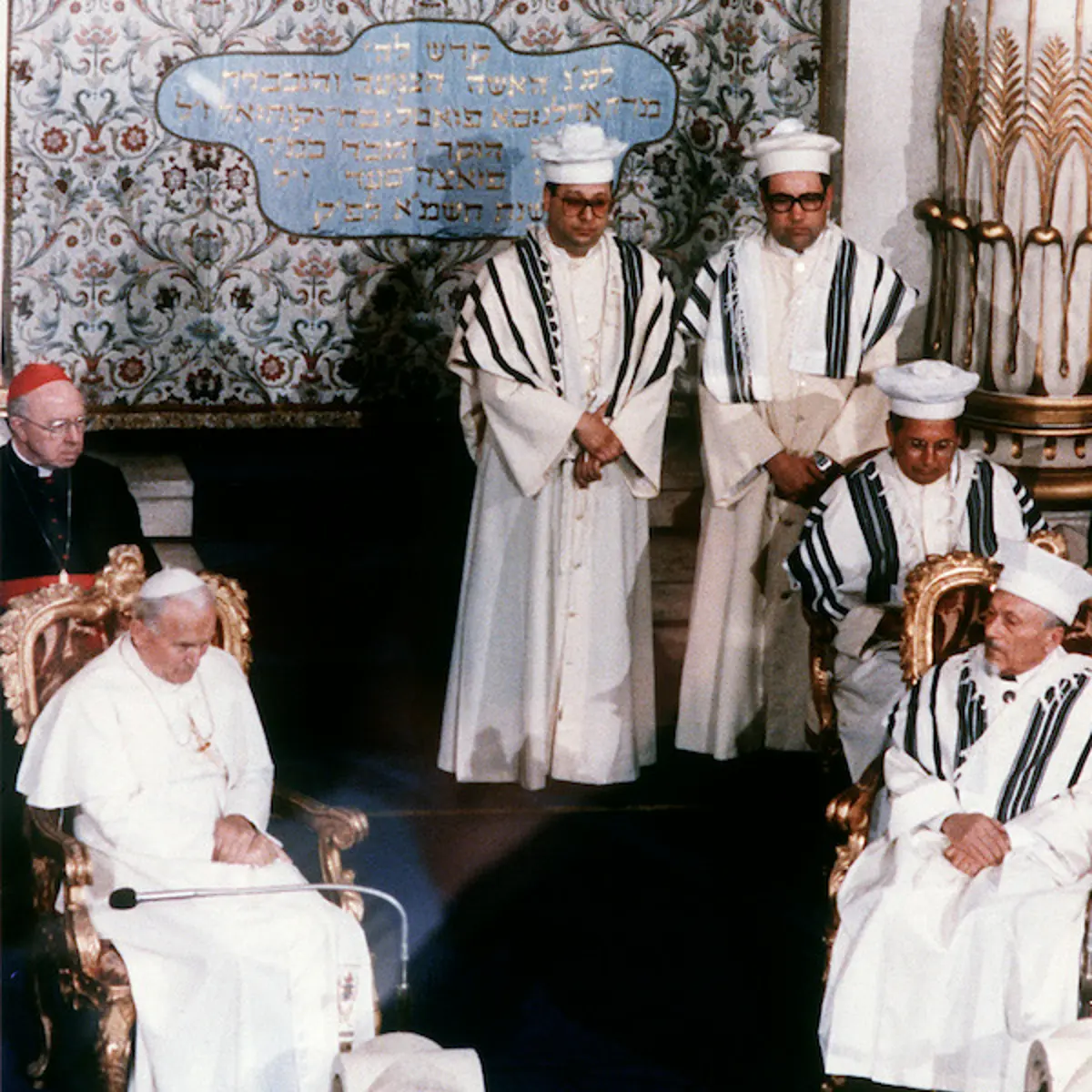 Pope John Paul II at Synagogue