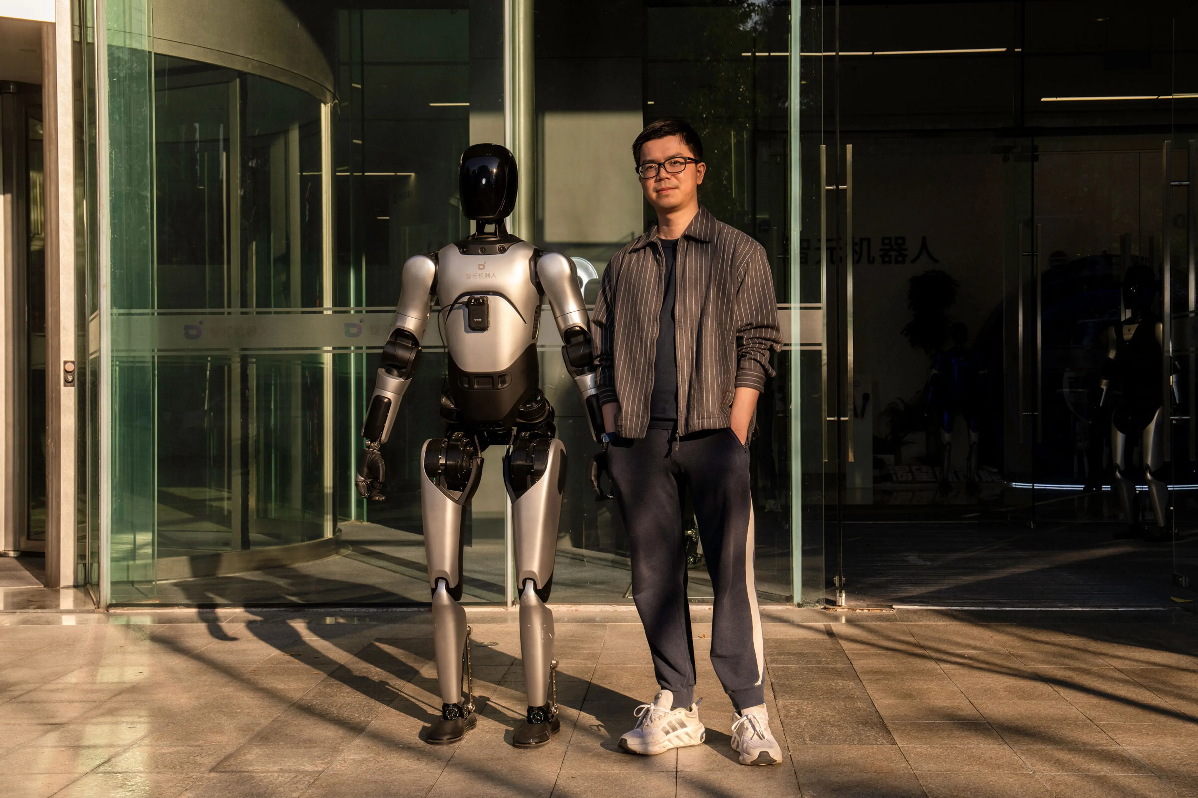 PENG ZHIHUI His startup AgiBot builds robots that stack shelves, fold clothes, and pour tea. He says Chinese AI is boosted by the countryÕs Òsupply chains and manufacturing strengths.Ó