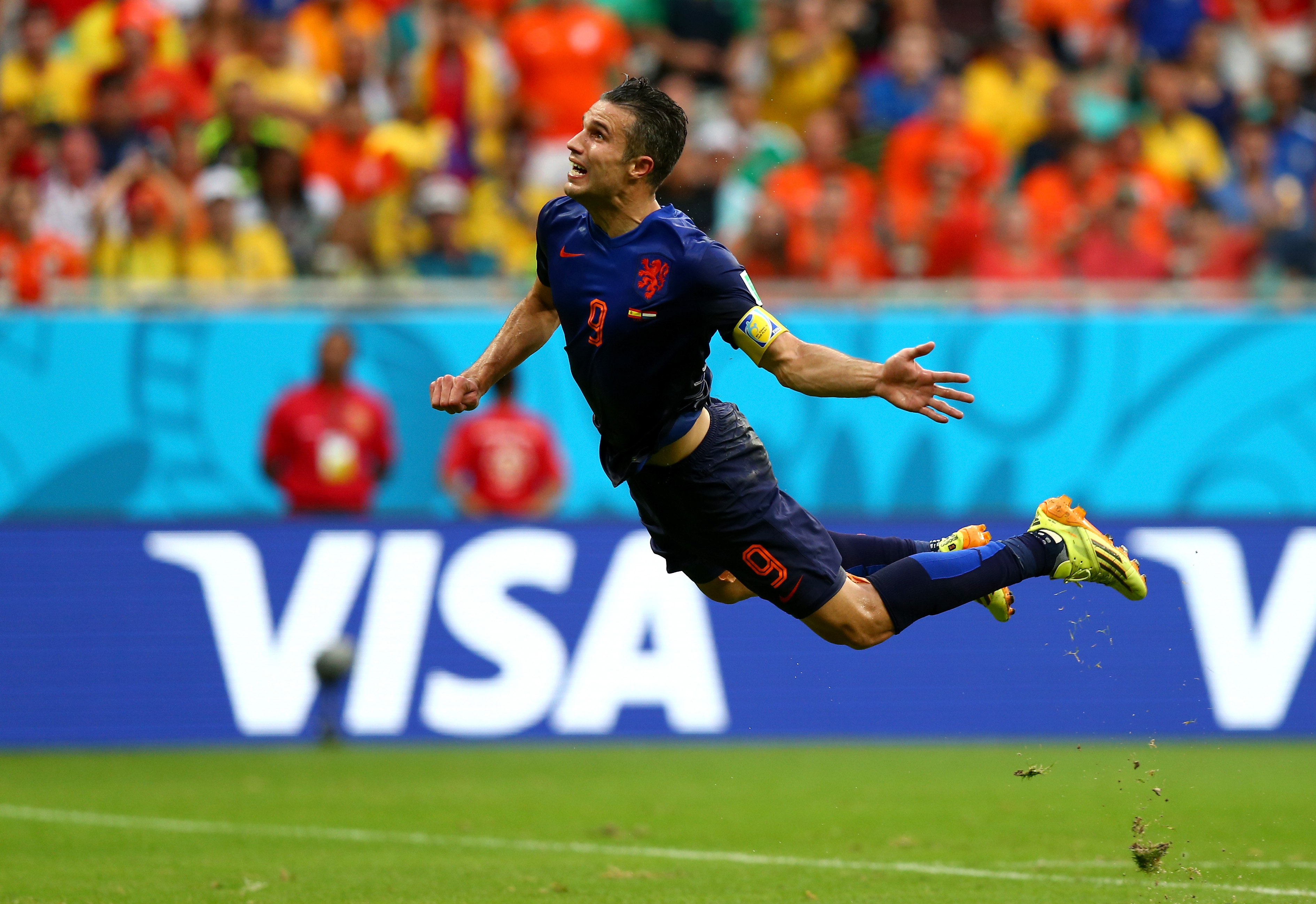 Spain v Netherlands: Group B - 2014 FIFA World Cup Brazil