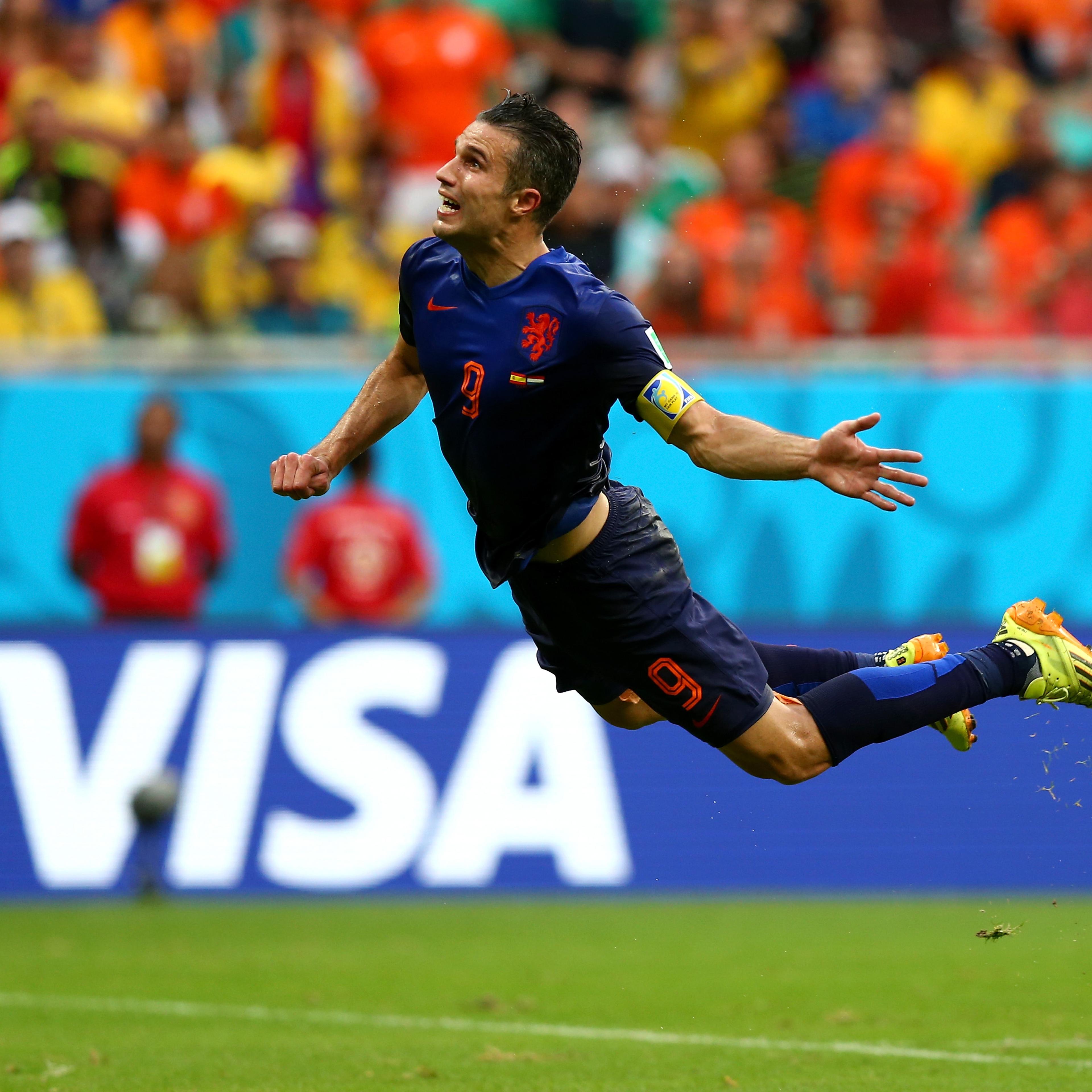 Spain v Netherlands: Group B - 2014 FIFA World Cup Brazil