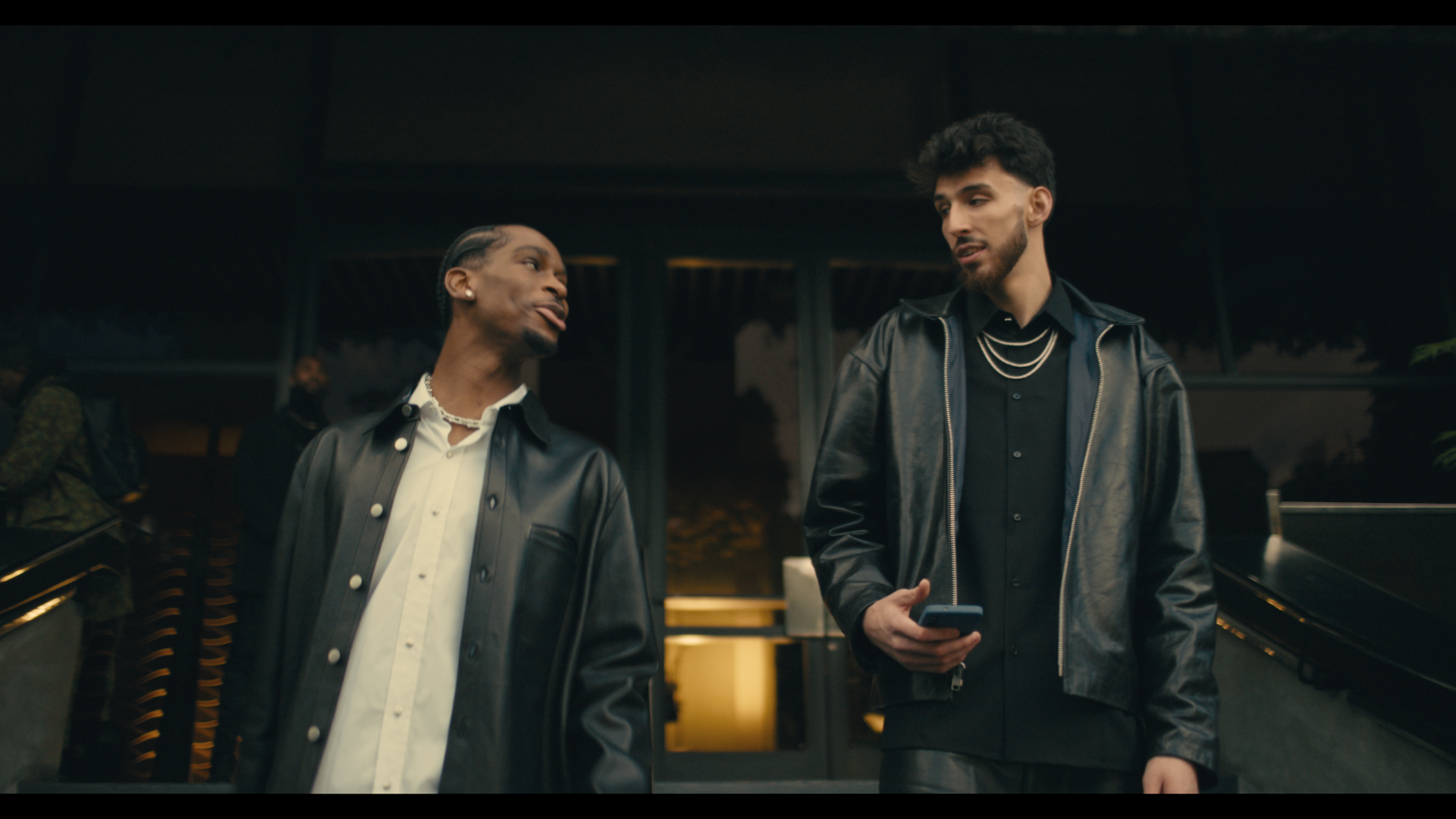 Shai Gilgeous-Alexander (left) and Chet Holmgren (right) of the Oklahoma City Thunder