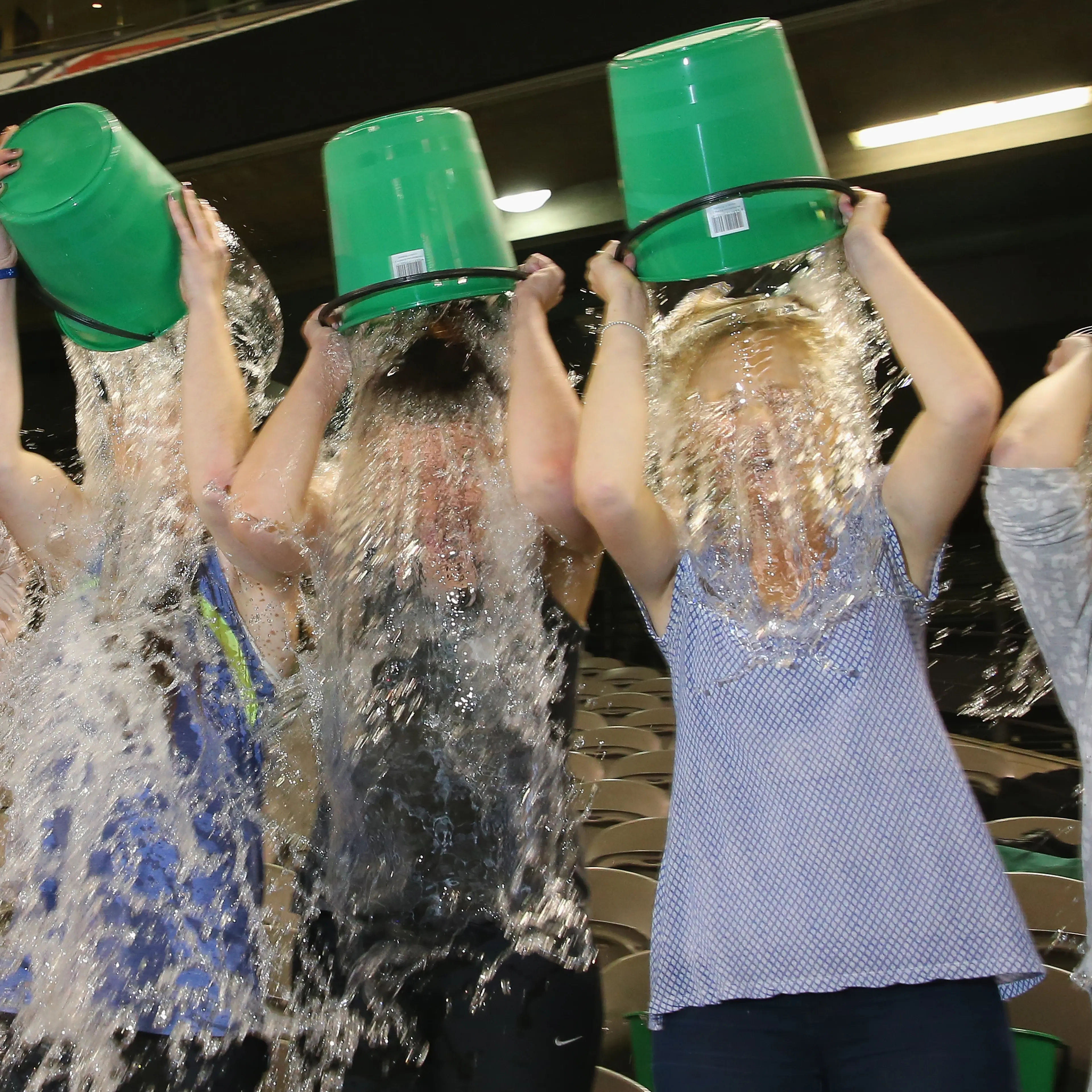 Melbourne Attempts World Record Ice Bucket Challenge