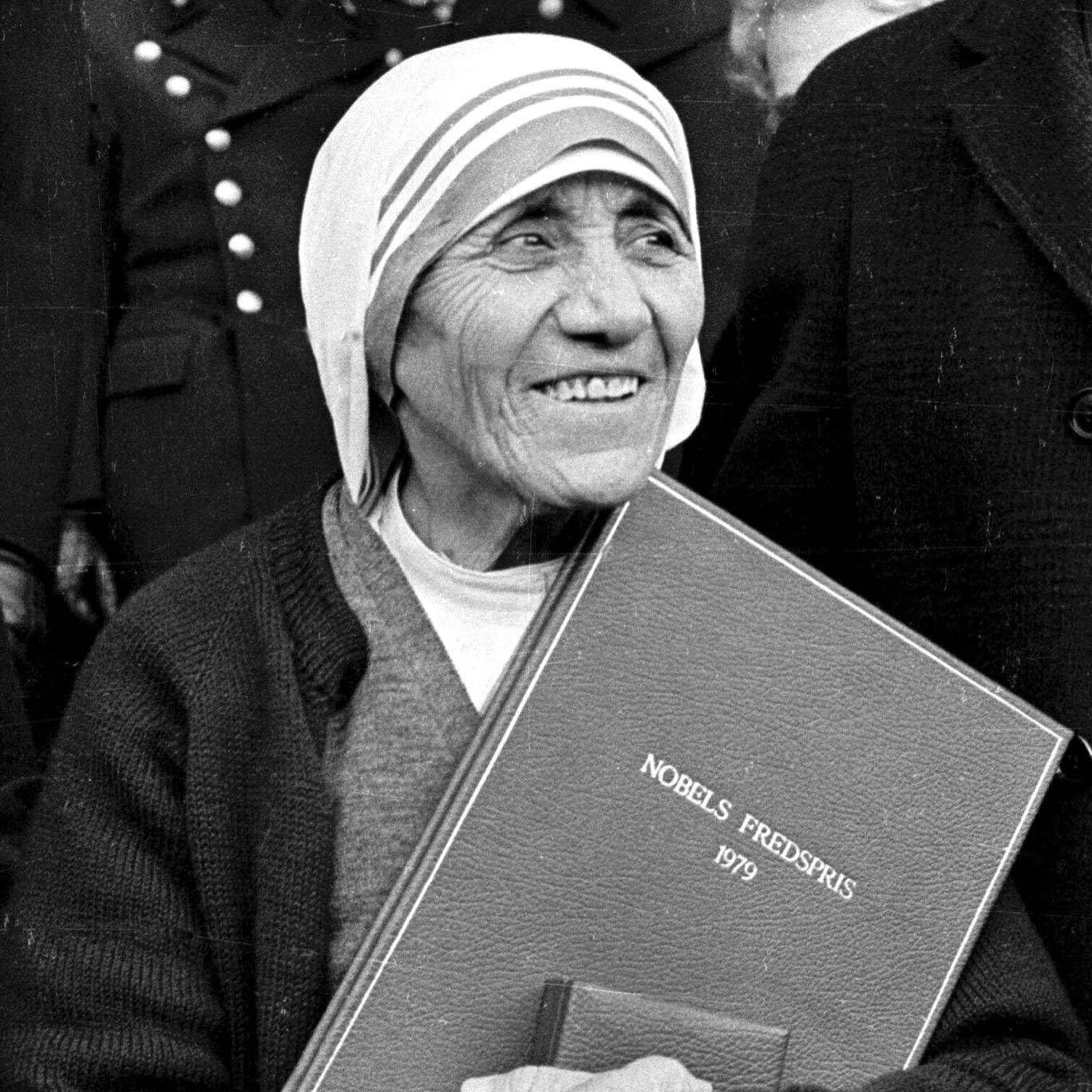 Pope approves sanctification of Mother Teresa