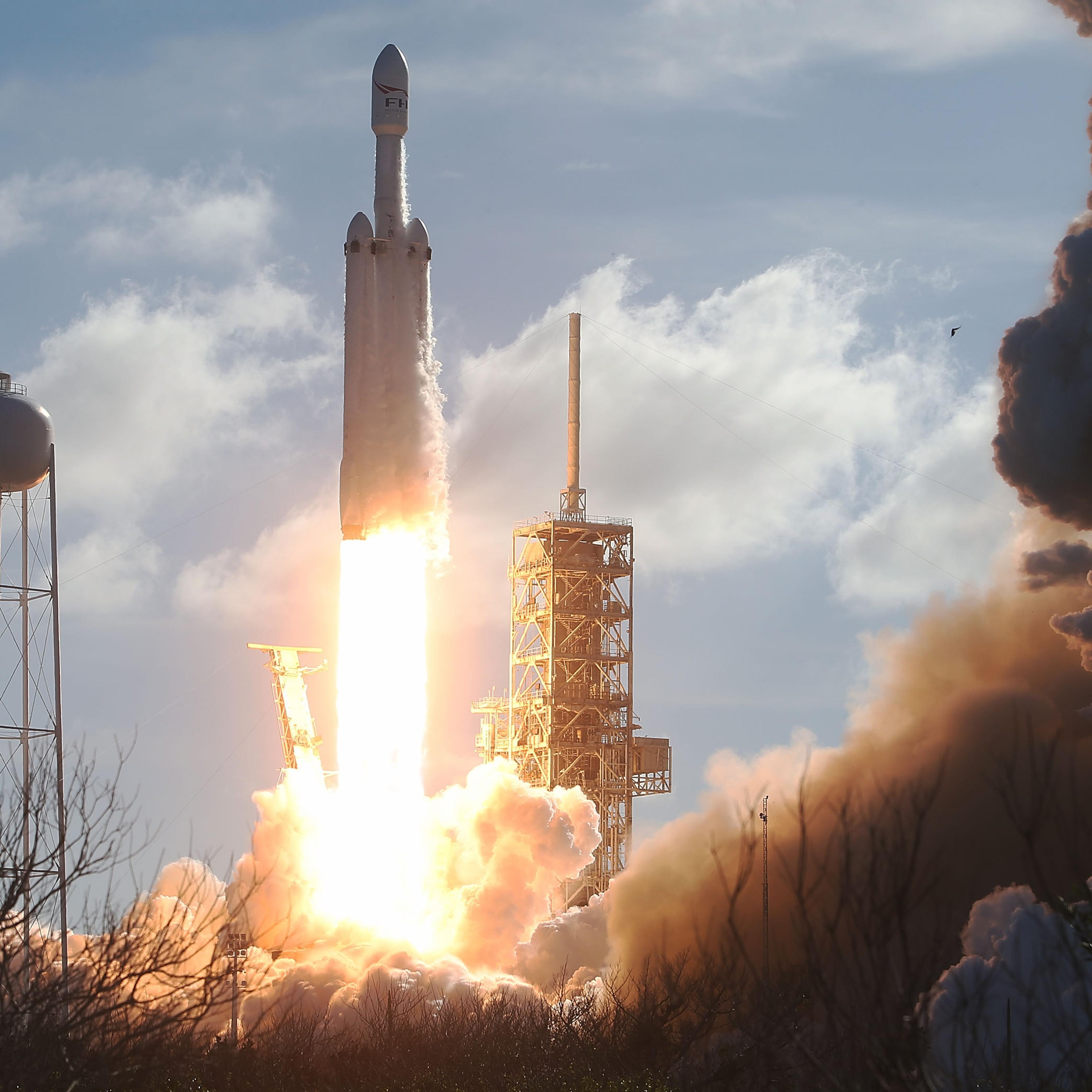 SpaceX To Launch First Heavy Lift Rocket In Demonstration Mission