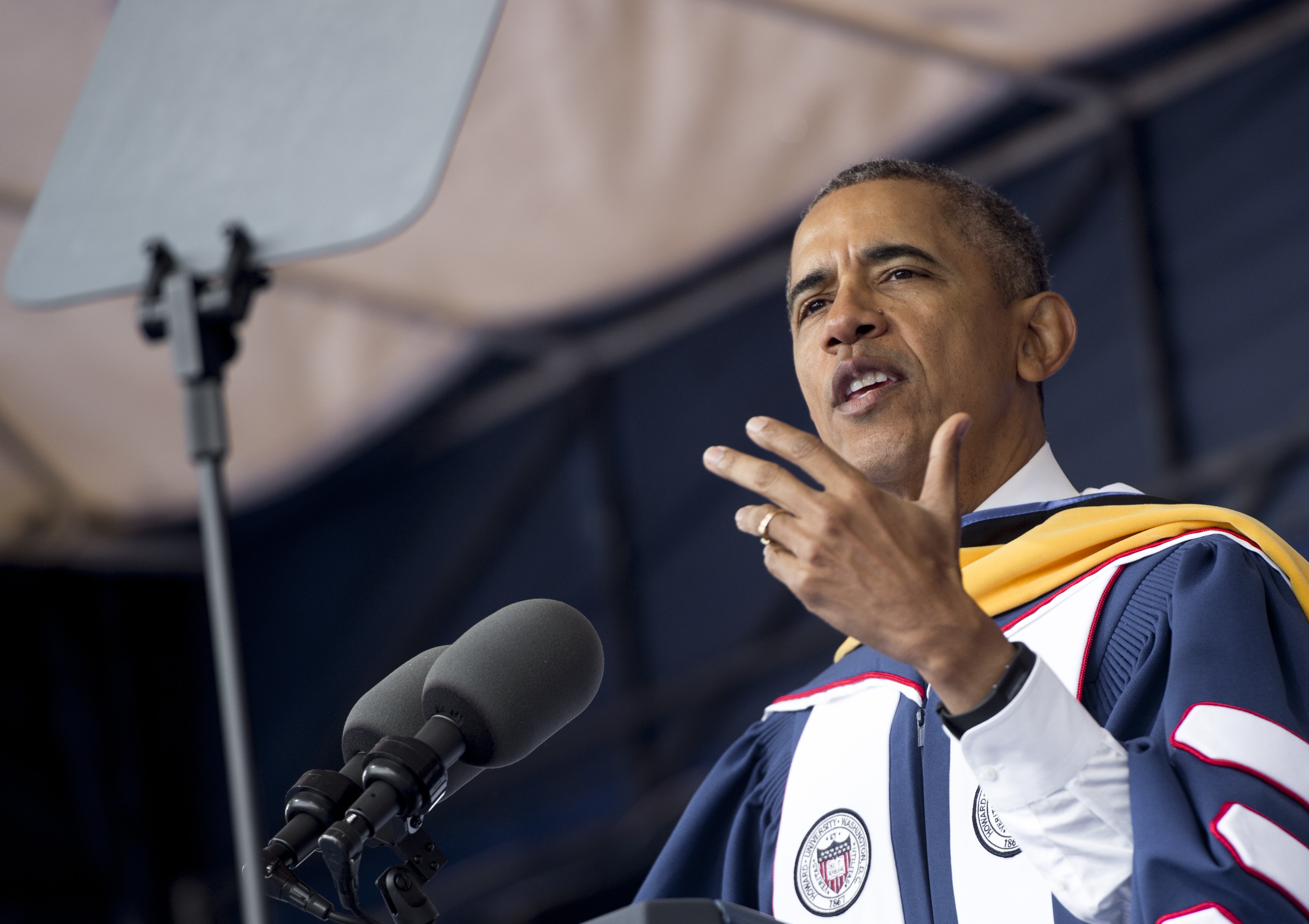 US-POLITICS-OBAMA-COMMENCEMENT-government