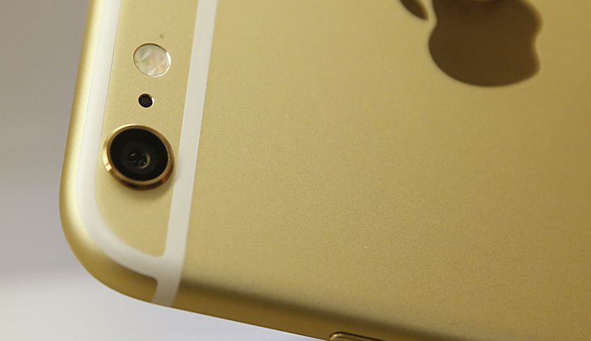 Verizon Store Stocks Shelves With New Apple iPhone 6