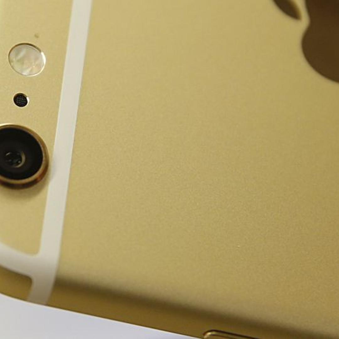 Verizon Store Stocks Shelves With New Apple iPhone 6