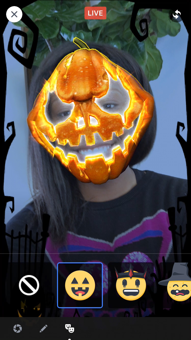 Facebook users will be able to get into the Halloween spirit thanks to two new features. 