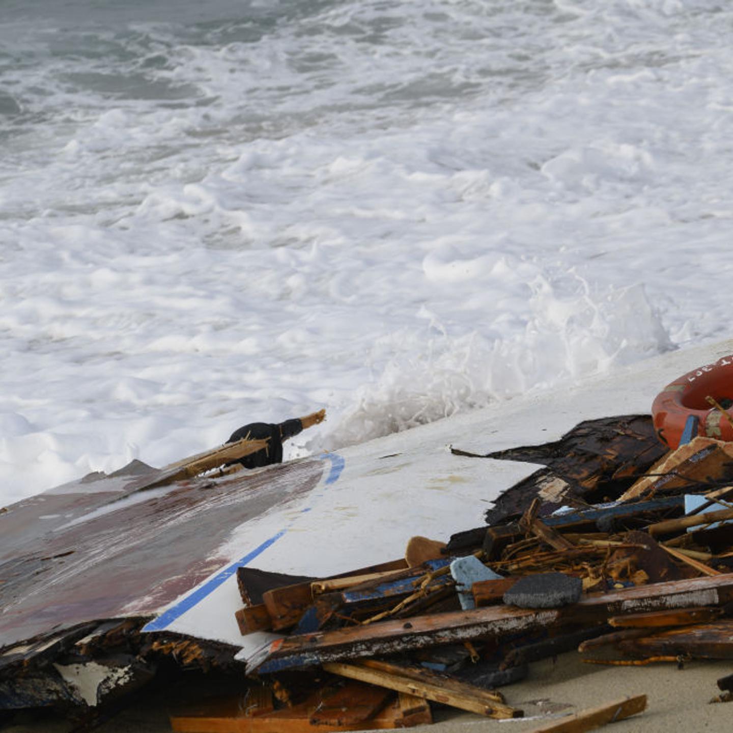Irregular migrant ship sinks off in Italy