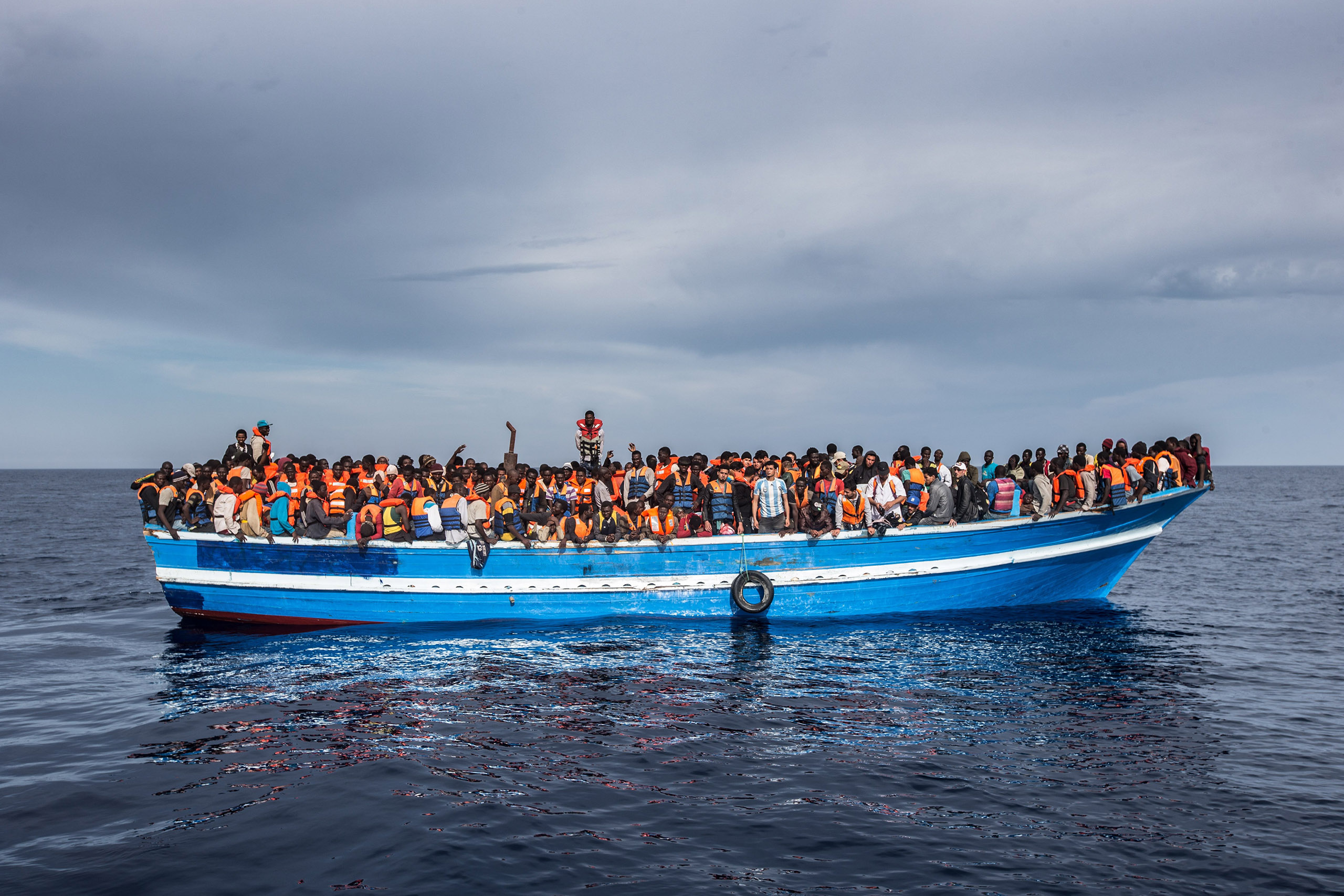 Italian navy rescue asylum seekers