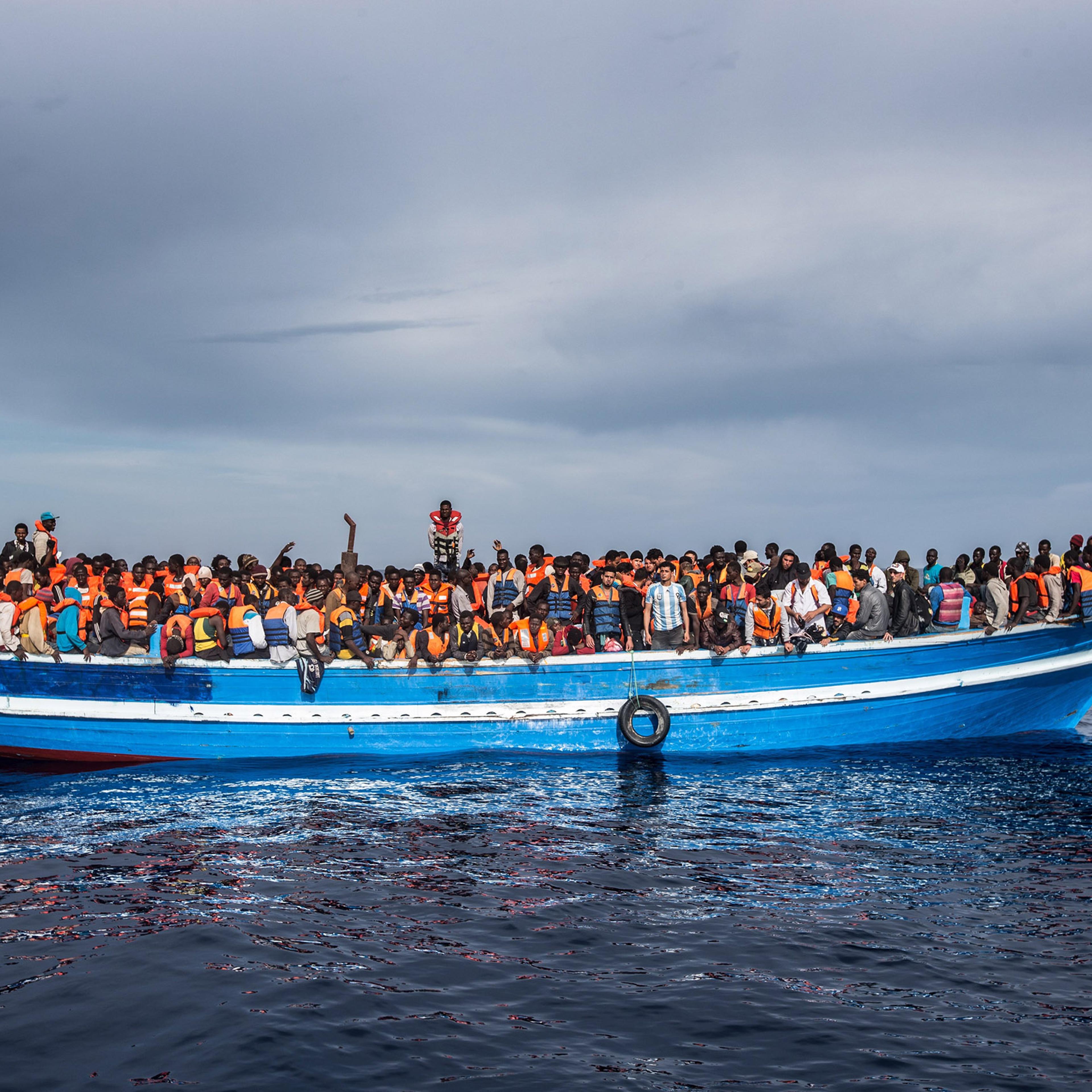 Italian navy rescue asylum seekers