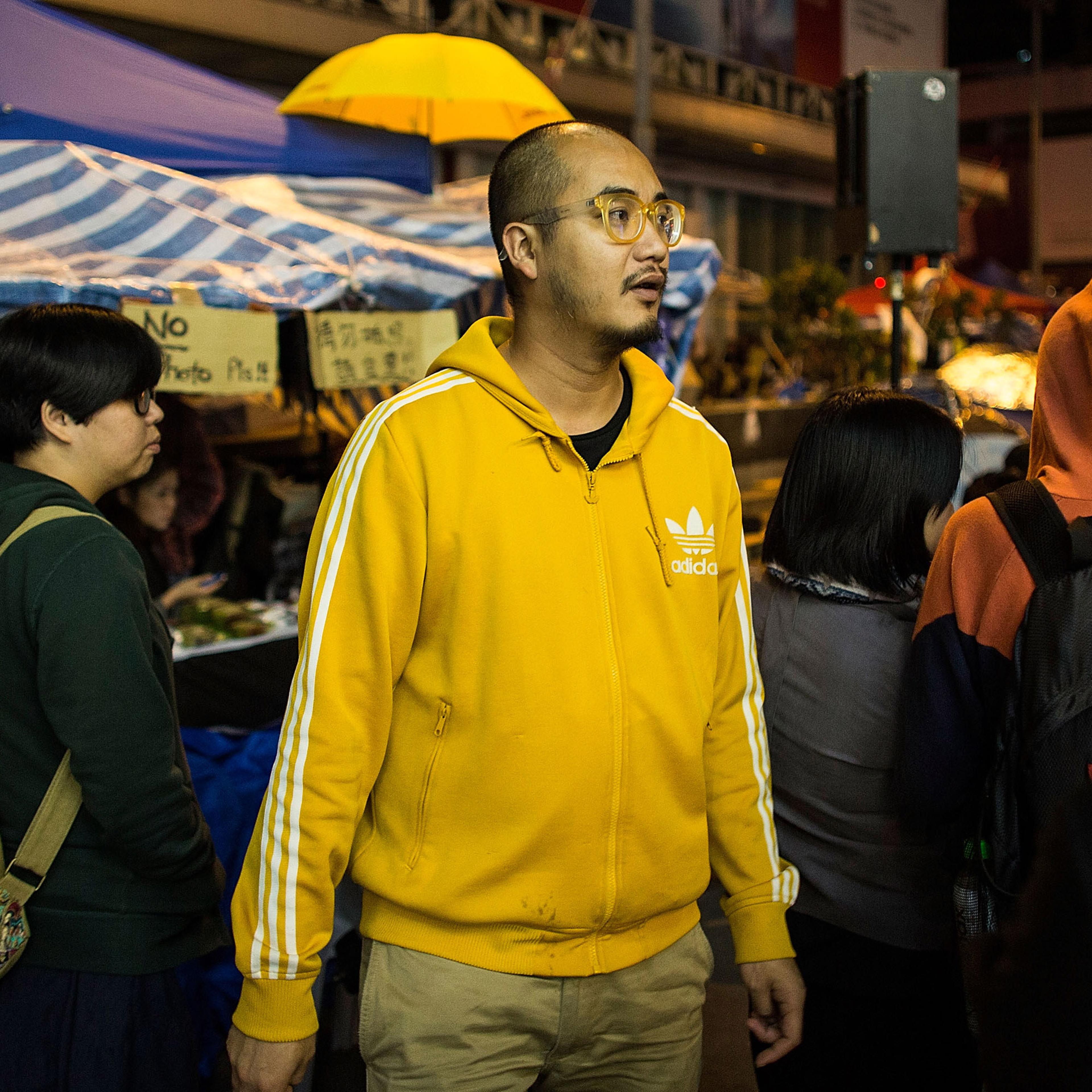 Police & Bailiffs Move In To Clear Hong Kong Protest Sites After Seven Weeks of Demonstrations