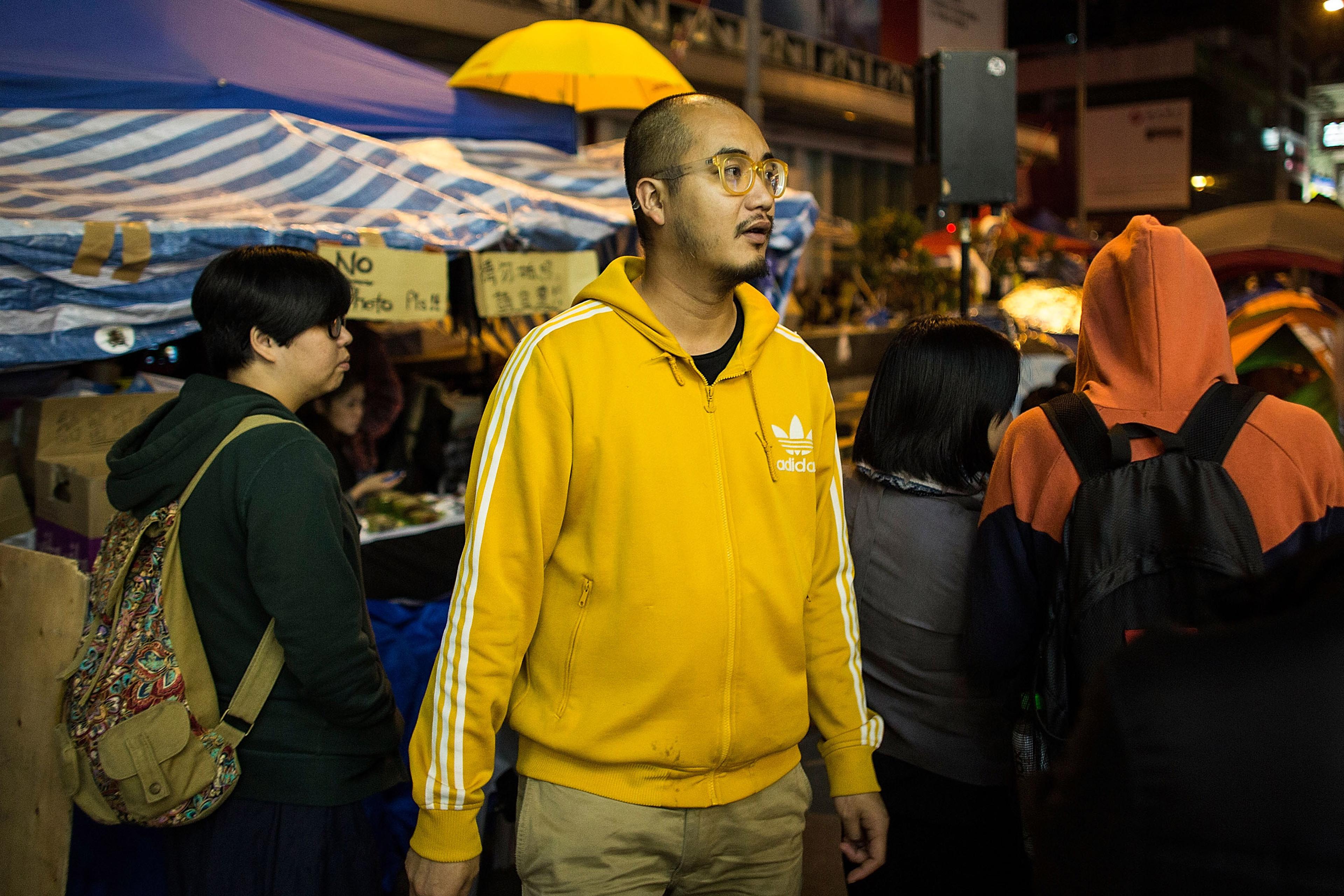 Police & Bailiffs Move In To Clear Hong Kong Protest Sites After Seven Weeks of Demonstrations
