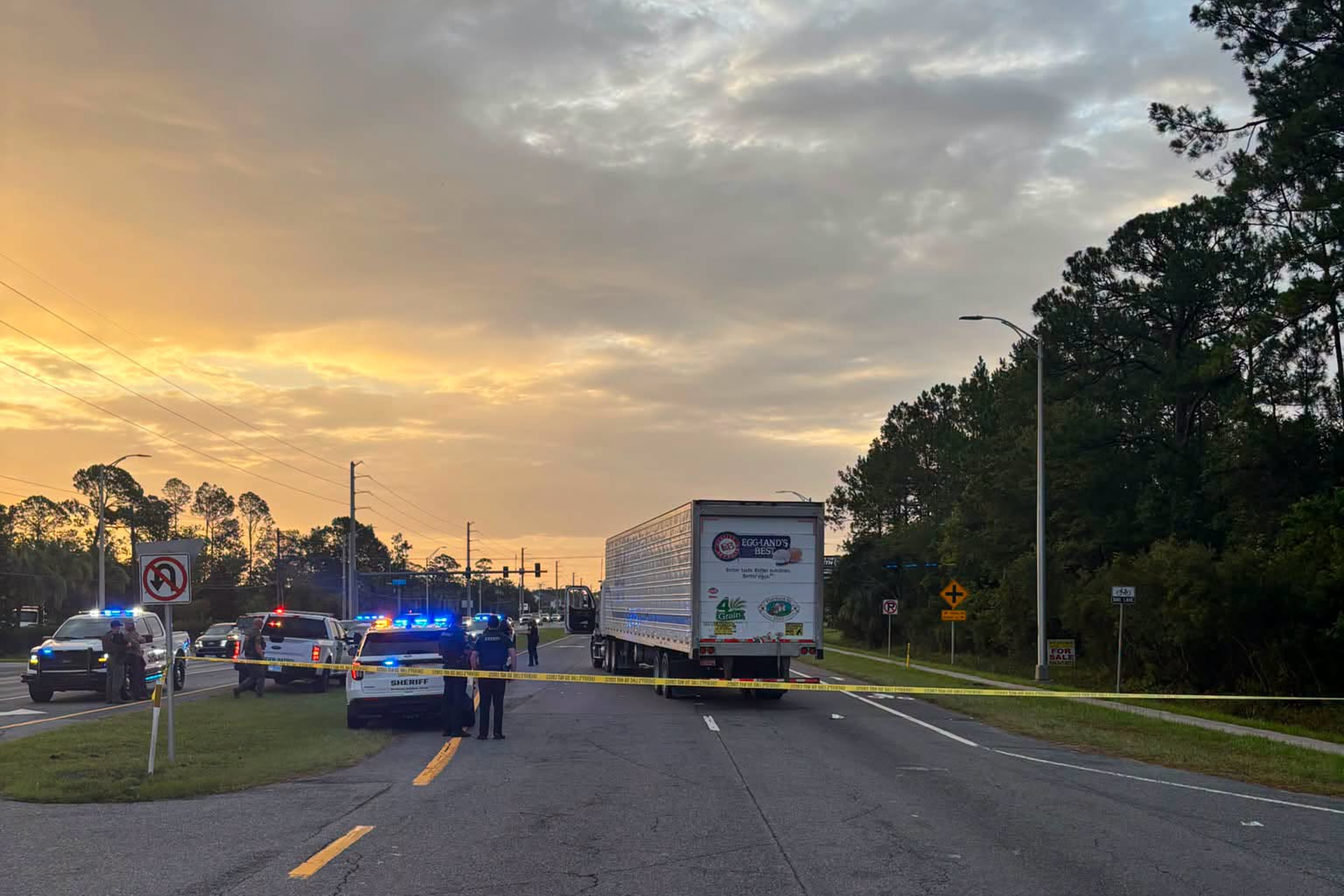 Man Killed by Vehicle While Fleeing &lsquo;Encounter&rsquo; With Federal Immigration Officers in Florida, Official Says