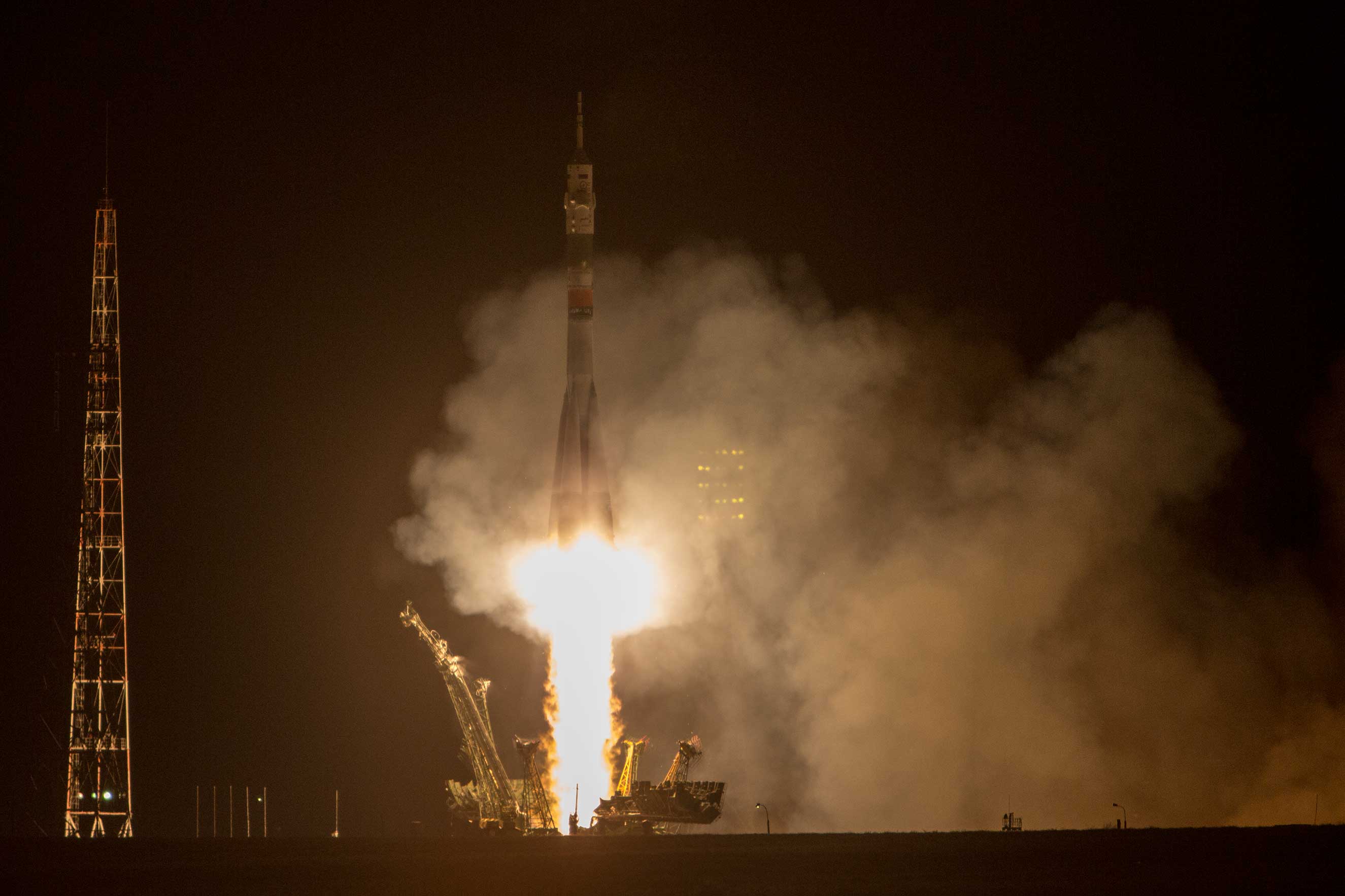 soyuz launch scott kelly