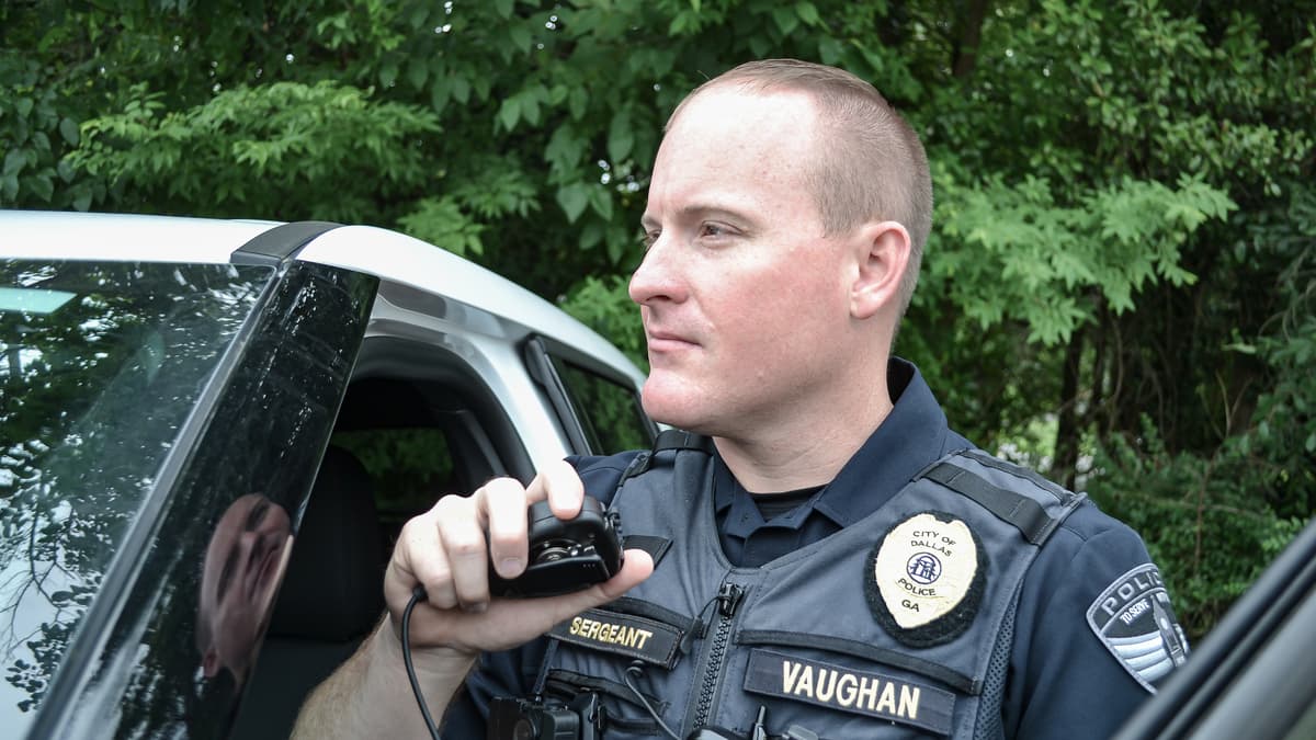 are cops allowed to smoke cigarettes on the job Police in Ocean City, Maryland asking for volunteers marijuana in front of police officers. No, this isn't a joke or police entrapment. Authorities in Ocean City have called out Work stress for a lot