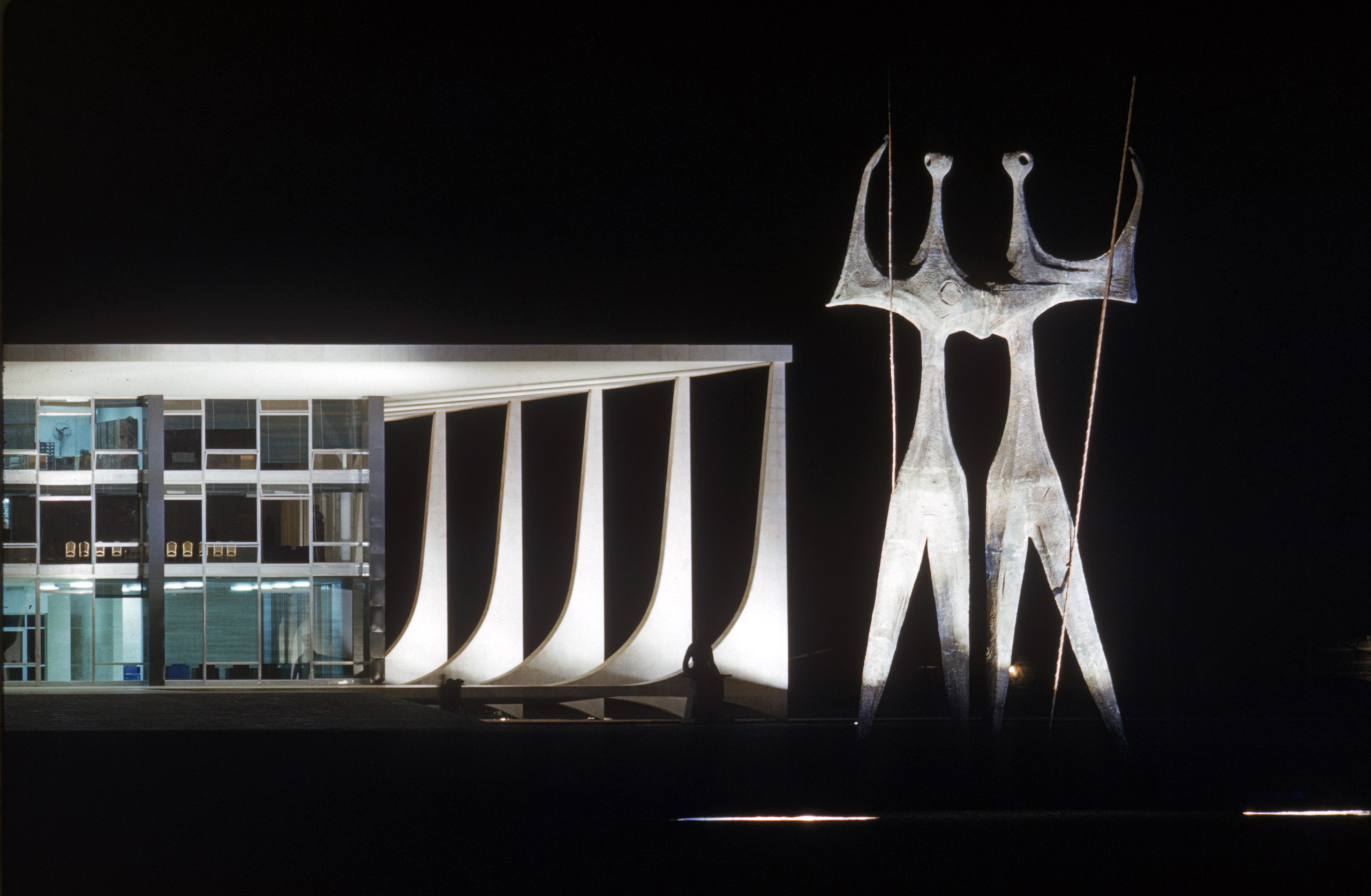 Oscar Neimeyer's Pálacio do Planalto, 1961.