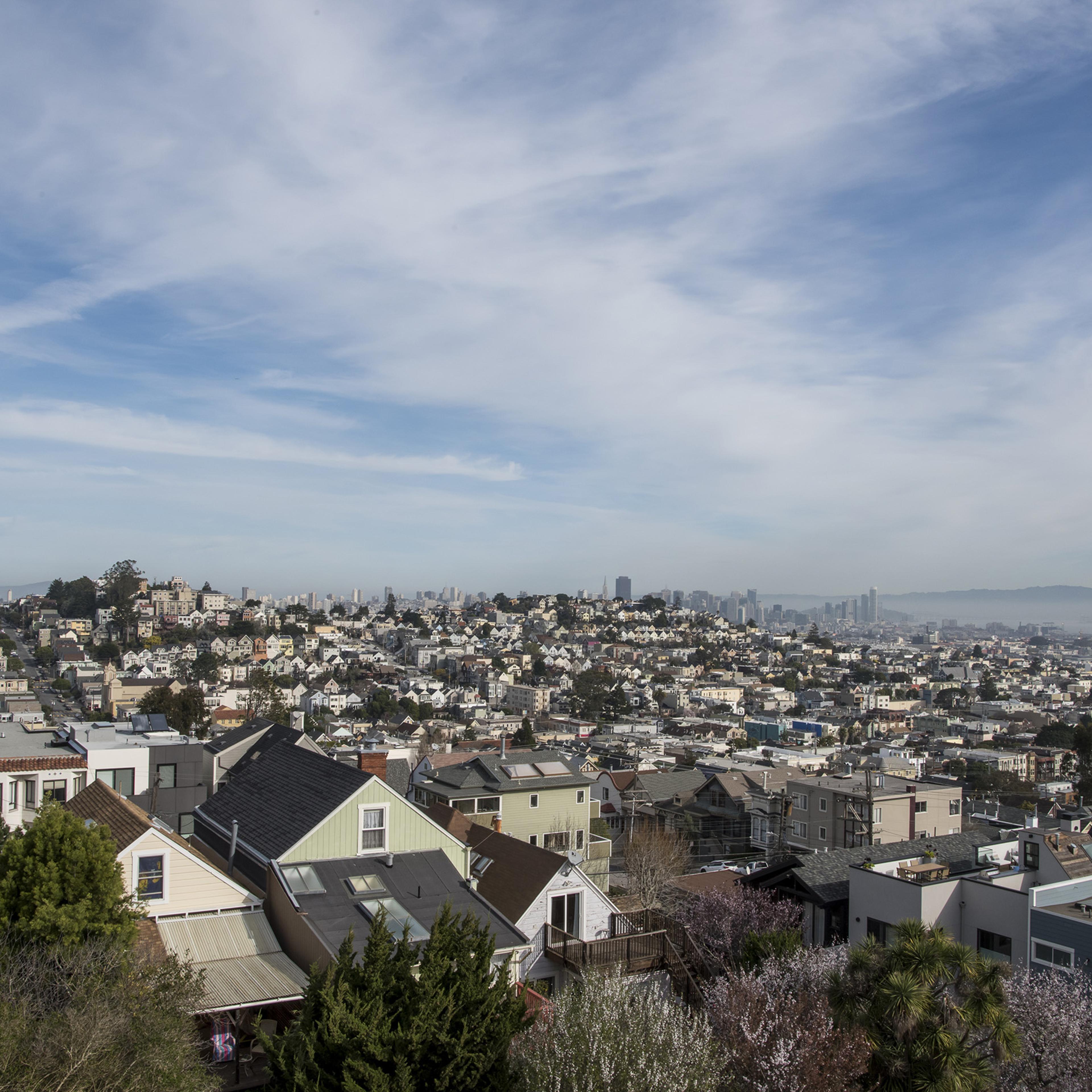 City skyline views from a house listed at US$ 5.49 million are seen in San Francisco, Calif. on Feb. 12, 2016.