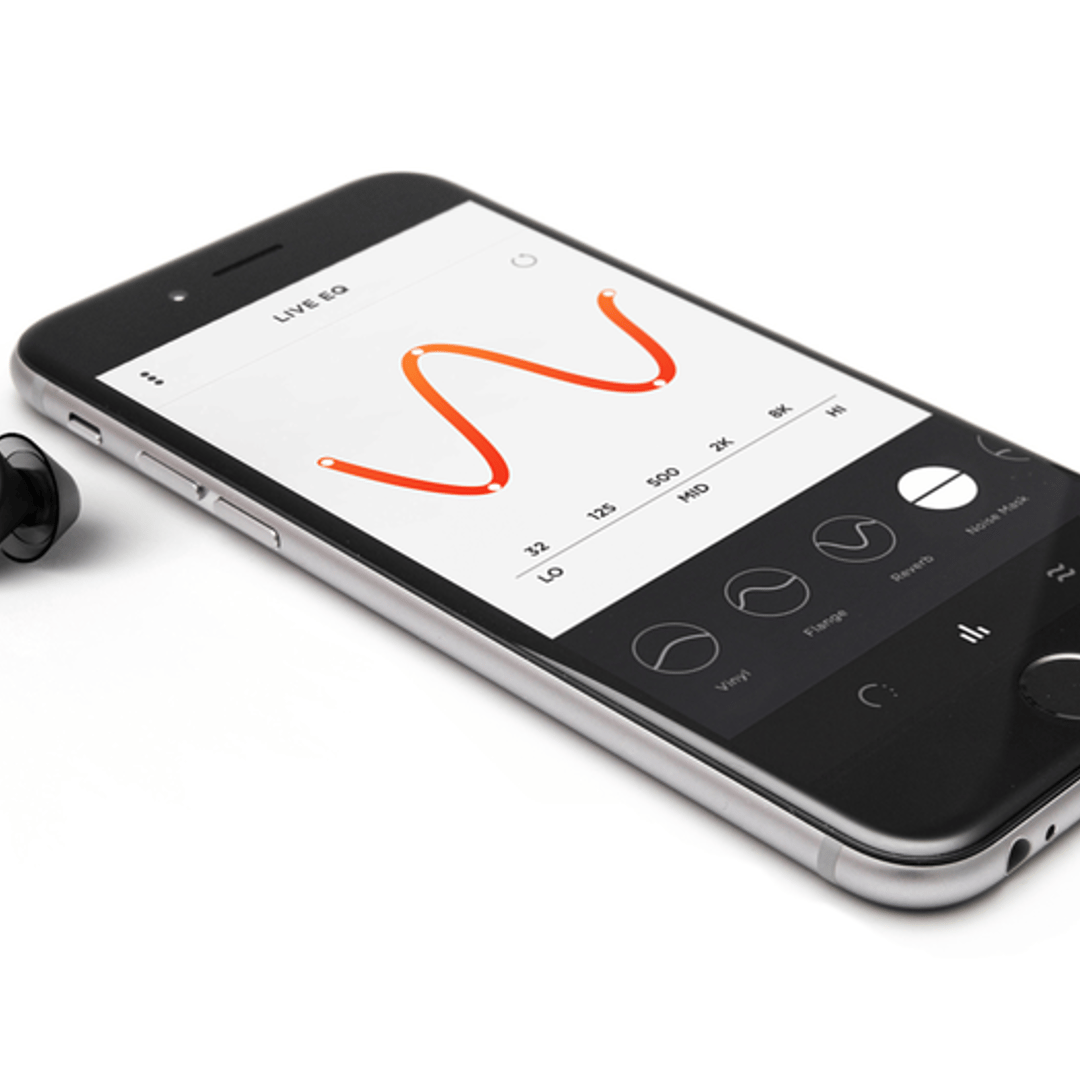 render_buds-and-phone_1024