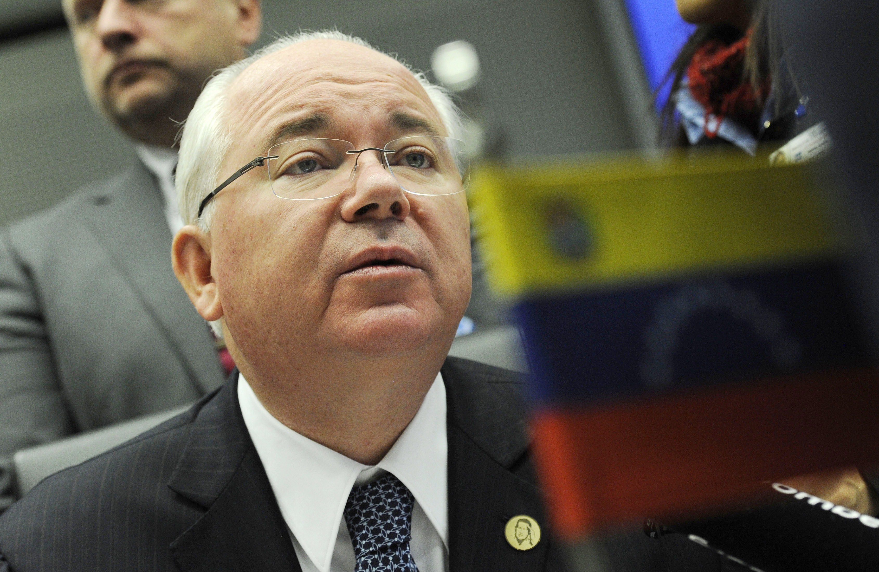 Venezuelan Foreign Minister Rafael Ramirez speaks to journalists ahead of the Organization of the Petroleum Exporting Countries in Vienna, Austria on Nov. 27, 2014.