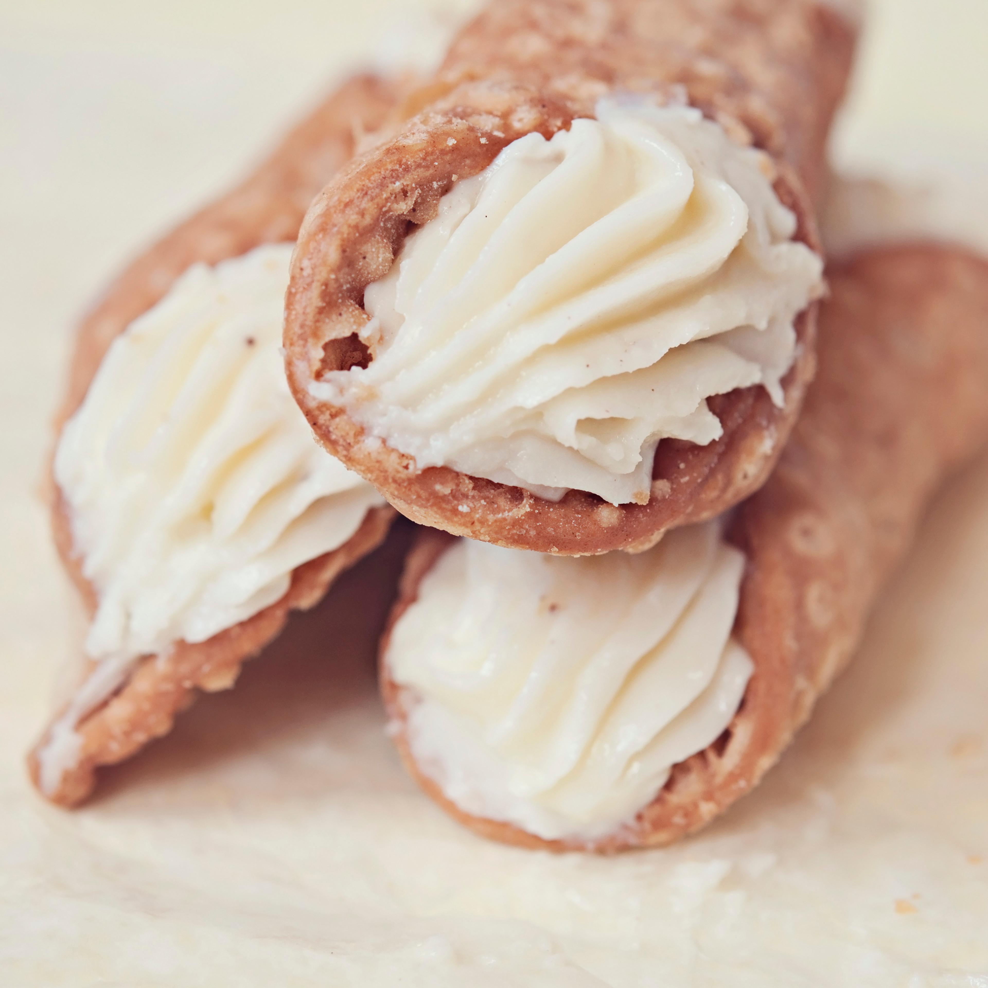 These are cannoli, they are not astronauts