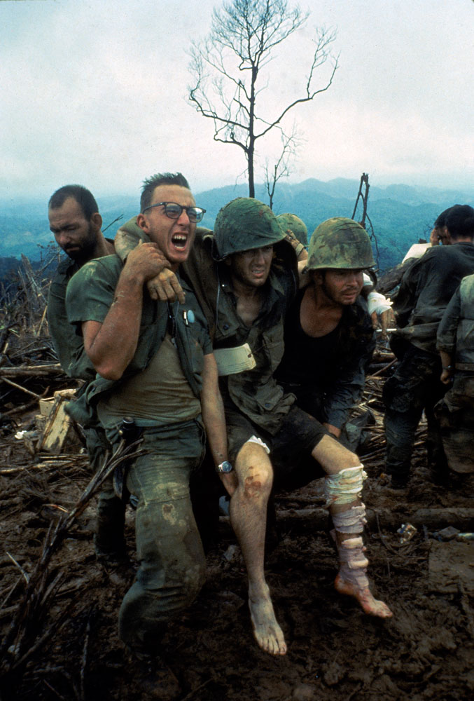ZOOM　larry burrows Vietnam War: Looking Again at Larry Burrows' Photo, 'Reaching Out'