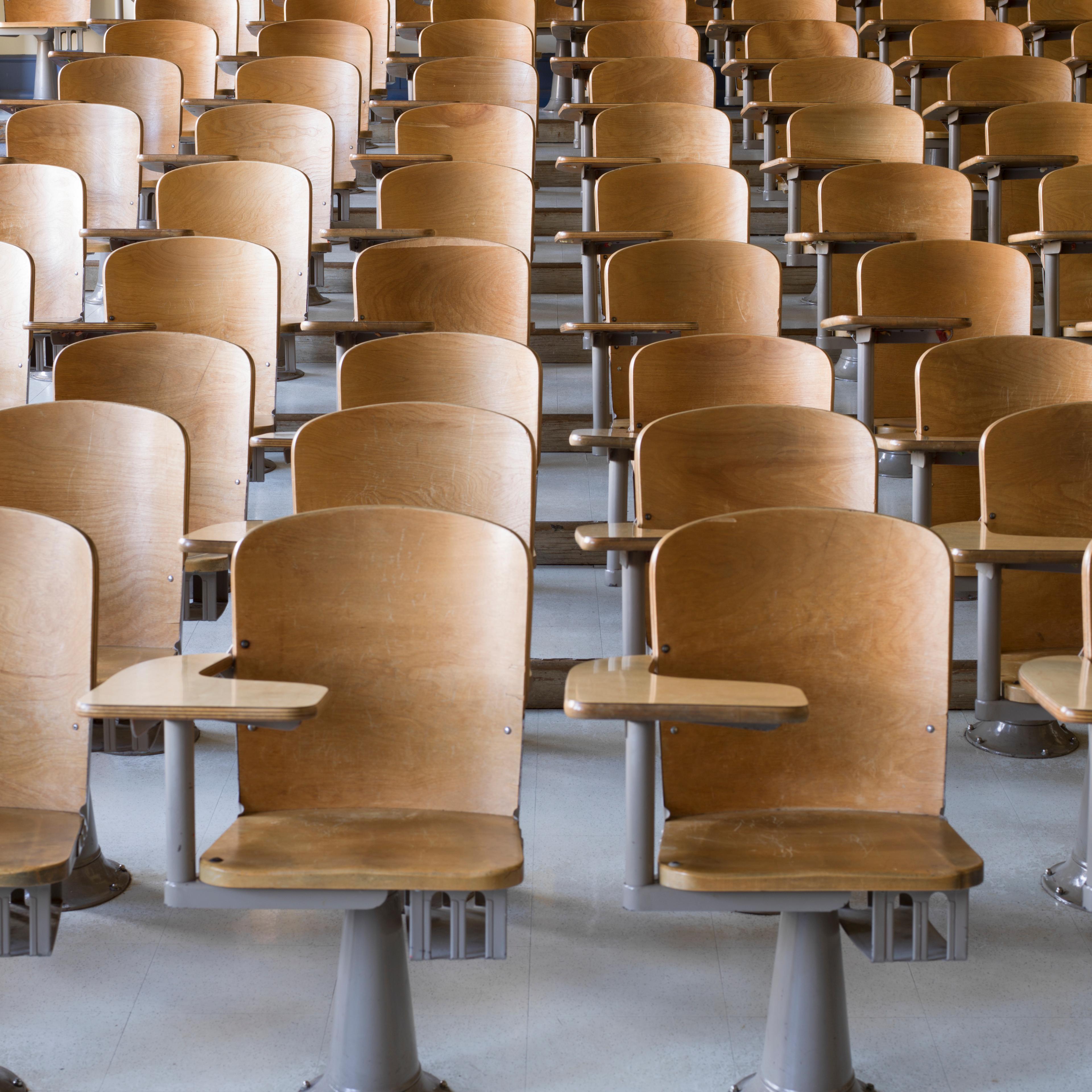 desks-lecture-hall