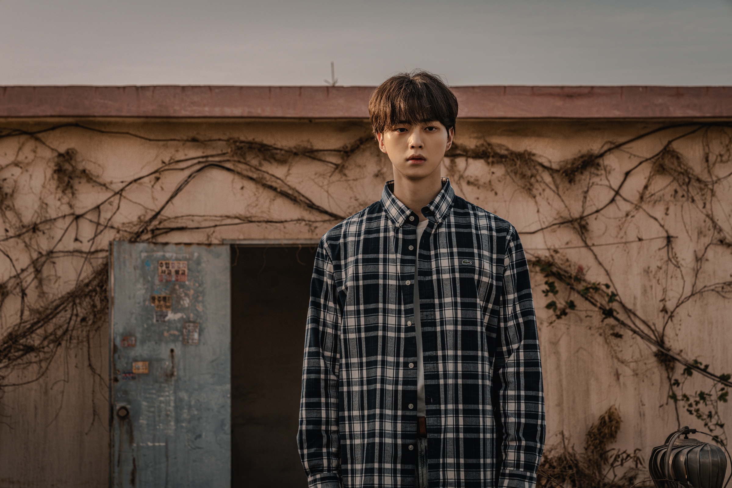 Sweet Home S3 Song Kang as Cha Hyun-su in Sweet Home S3. Cr. Kim Jeong Won/Netflix © 2024