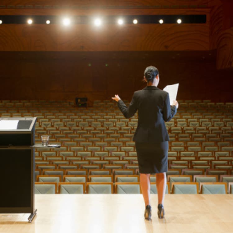 businesswoman-practicing-speech