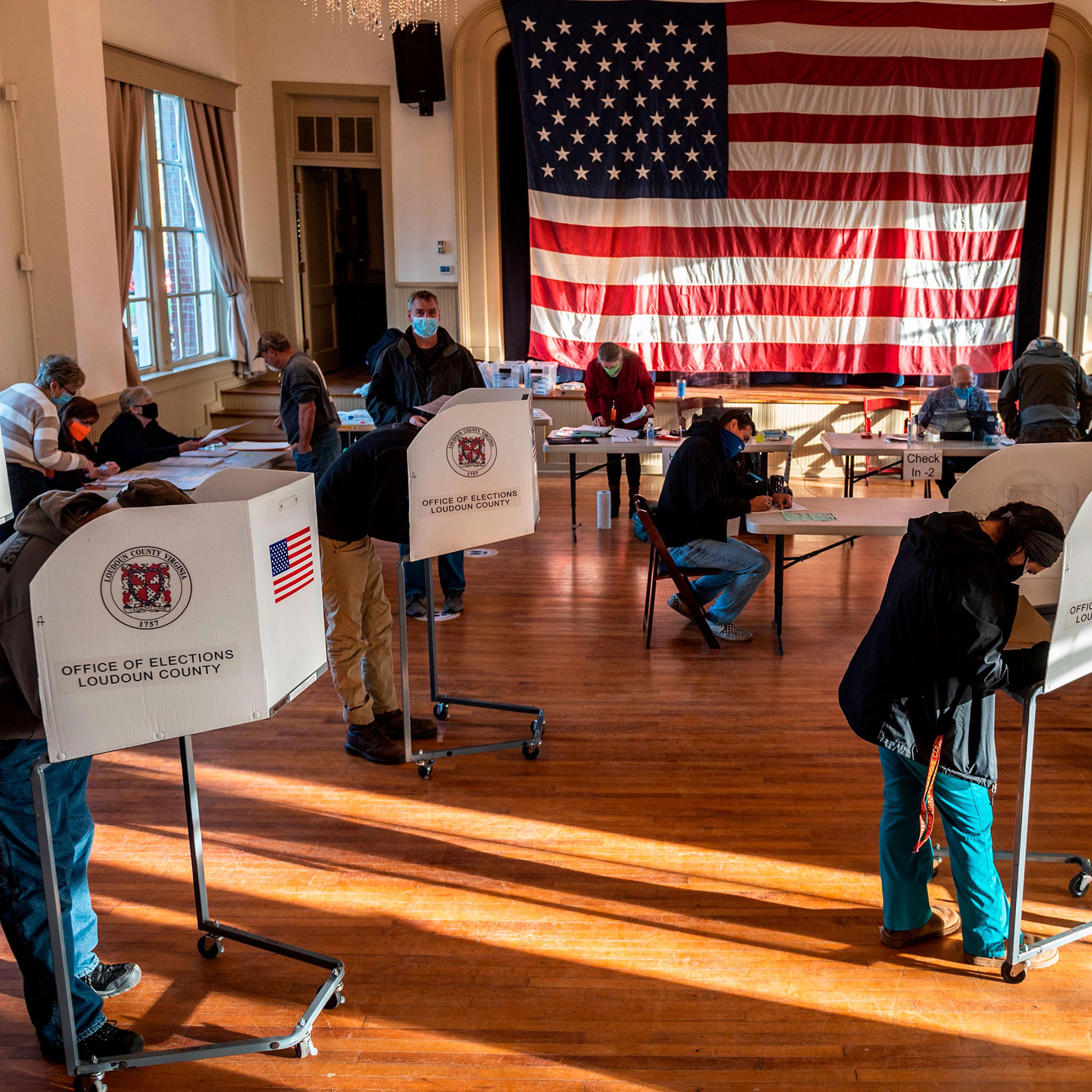 TOPSHOT-US-VOTE-VIRGINIA
