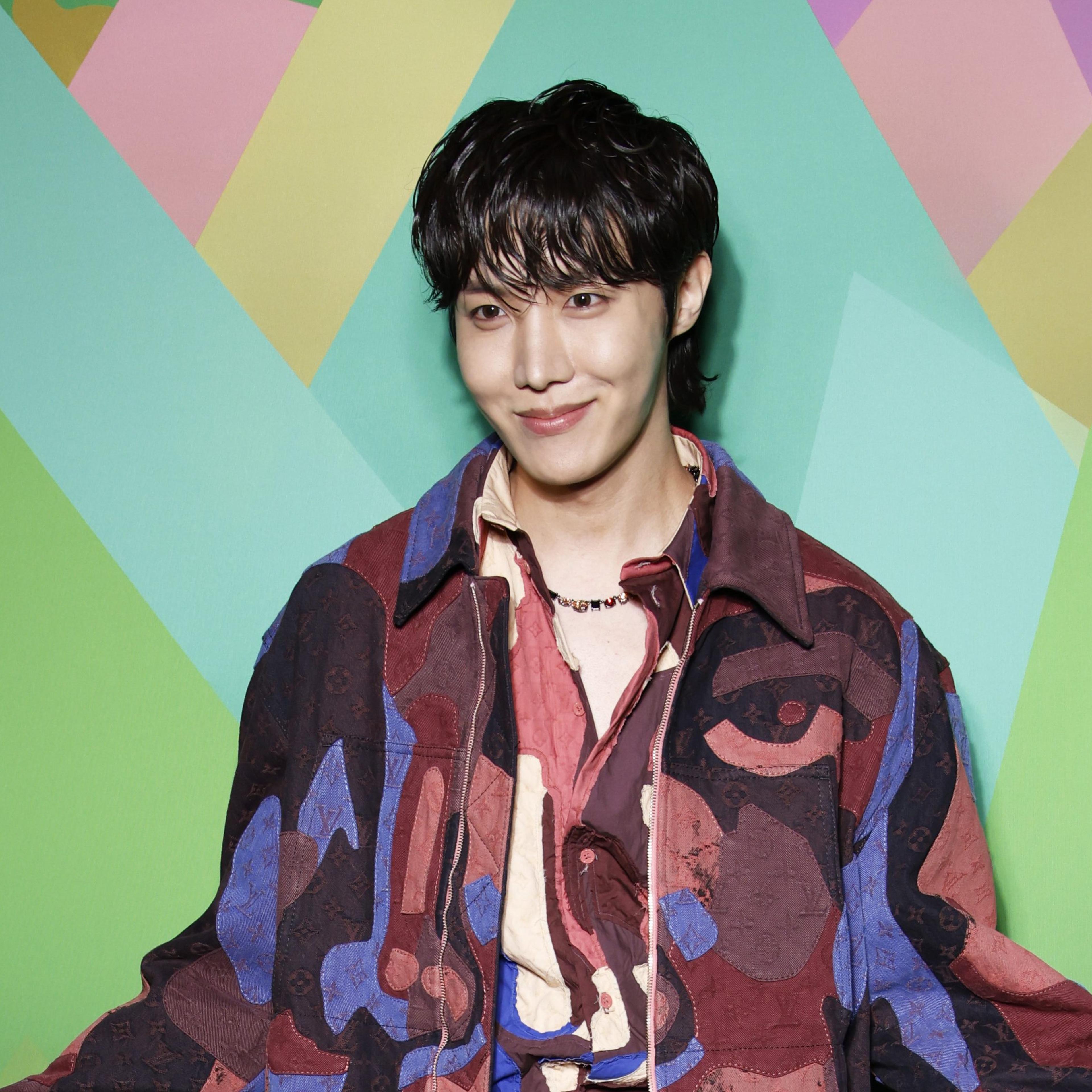 J Hope attends the Louis Vuitton Menswear Fall-Winter 2023-2024 show as part of Paris Fashion Week on January 19, 2023 in Paris.