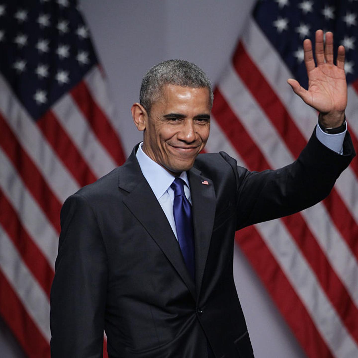 U.S. President Barack Obama waves after he spoke during the SelectUSA Investment Summit March 23, 2015 in National Harbor, Maryland.