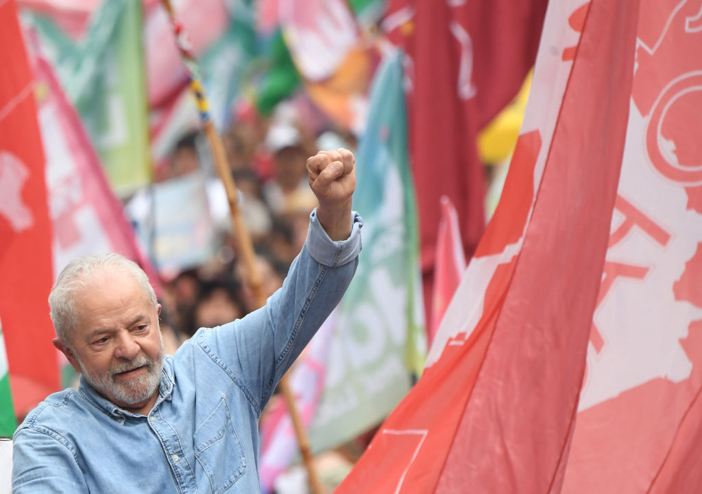 Brazilians Head to Polls in Tight Run-off Between Lula and Bolsonaro