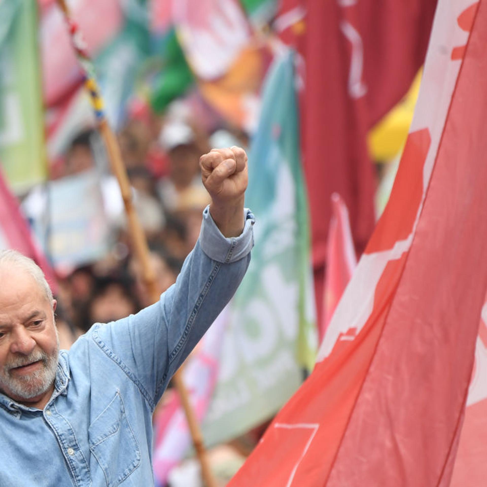 Brazilians Head to Polls in Tight Run-off Between Lula and Bolsonaro