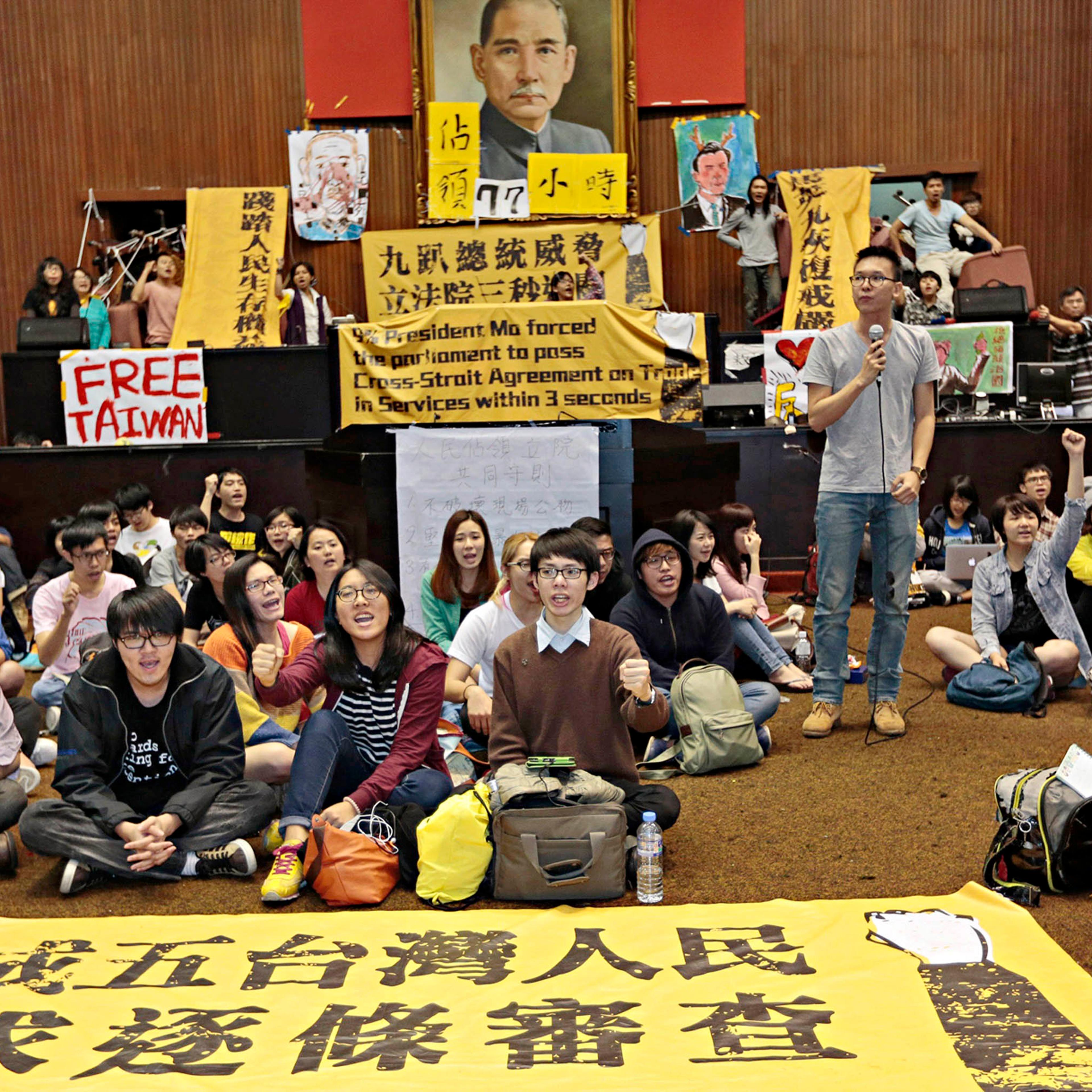 Taiwan Students Occupy Parliament Over China Trade Deal