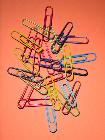 colored-paper-clips