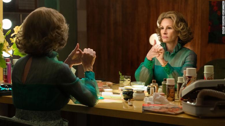 Julia Roberts in Gaslit