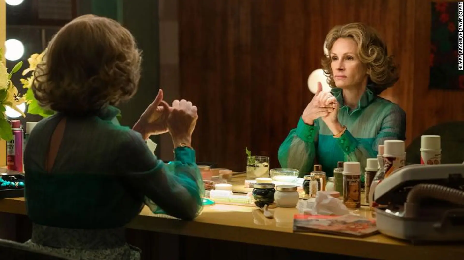 Julia Roberts in Gaslit